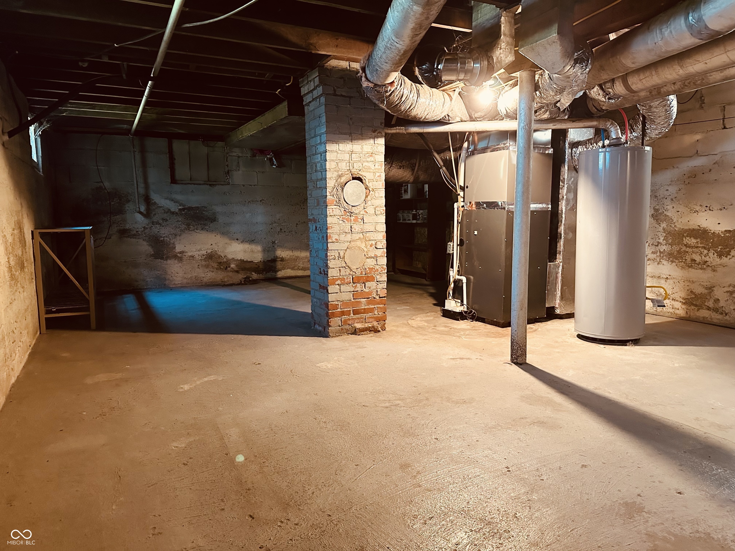33 W Mechanic Street