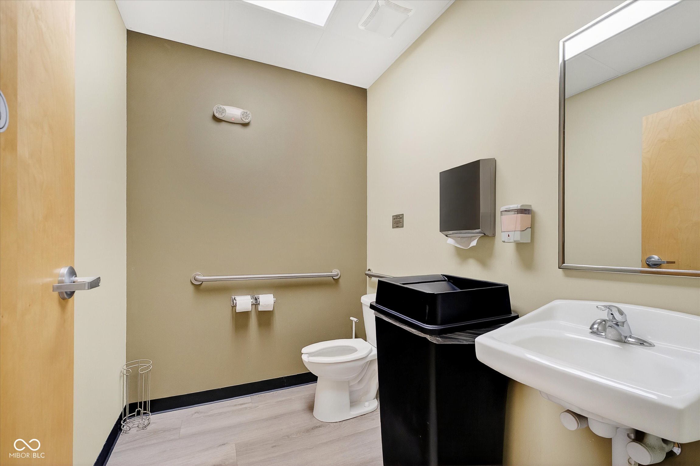 412 S Maple Street