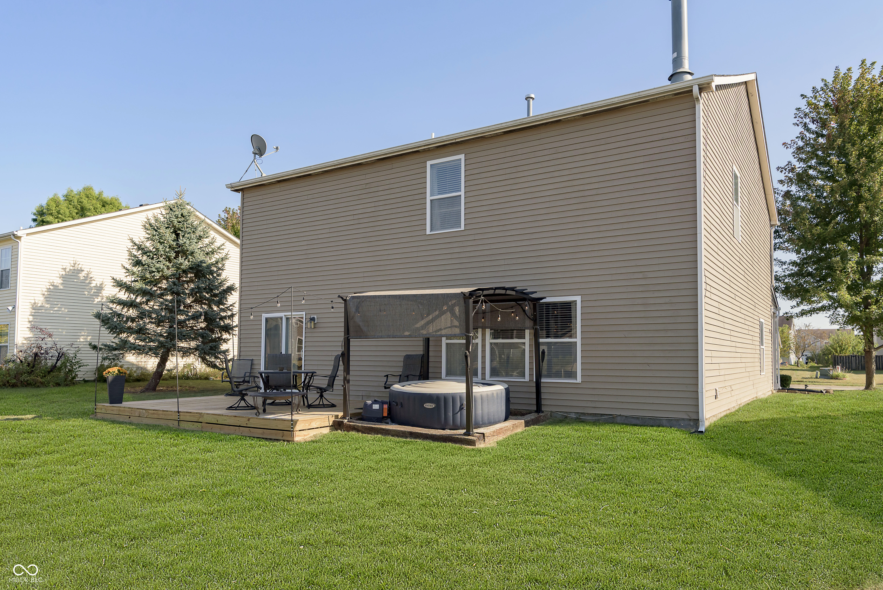 1216 King Maple Drive