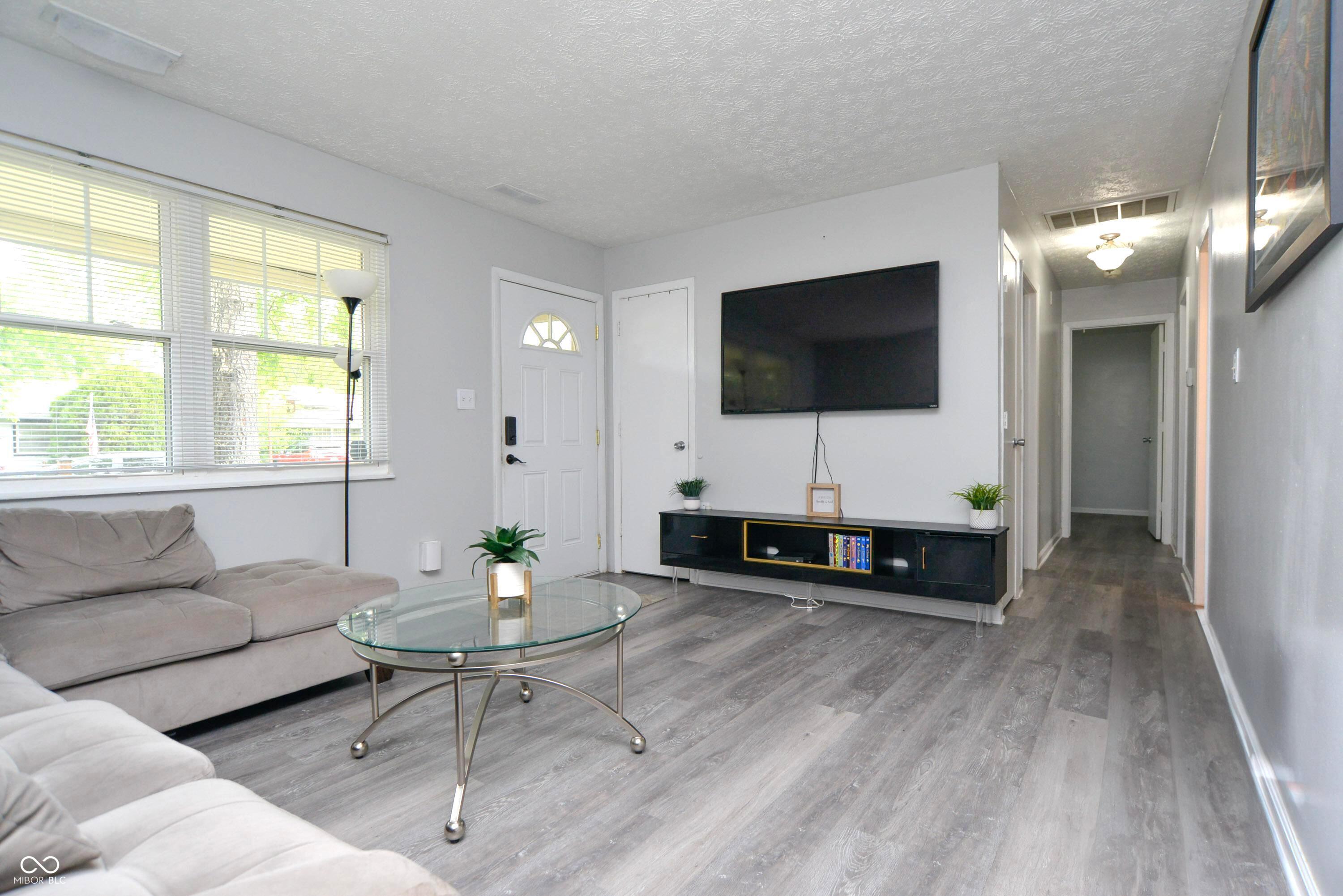 5423 Lobo Drive
