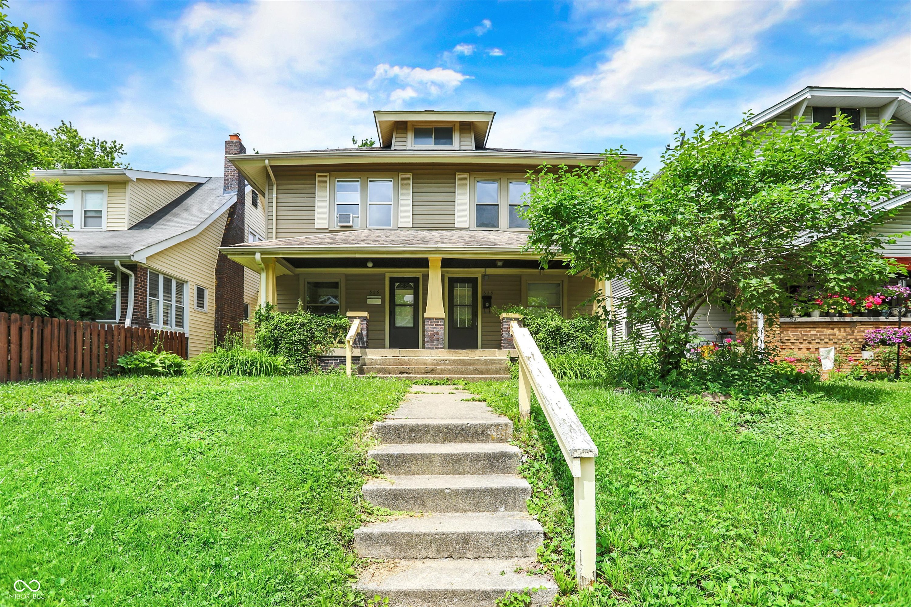 628 N Riley Avenue