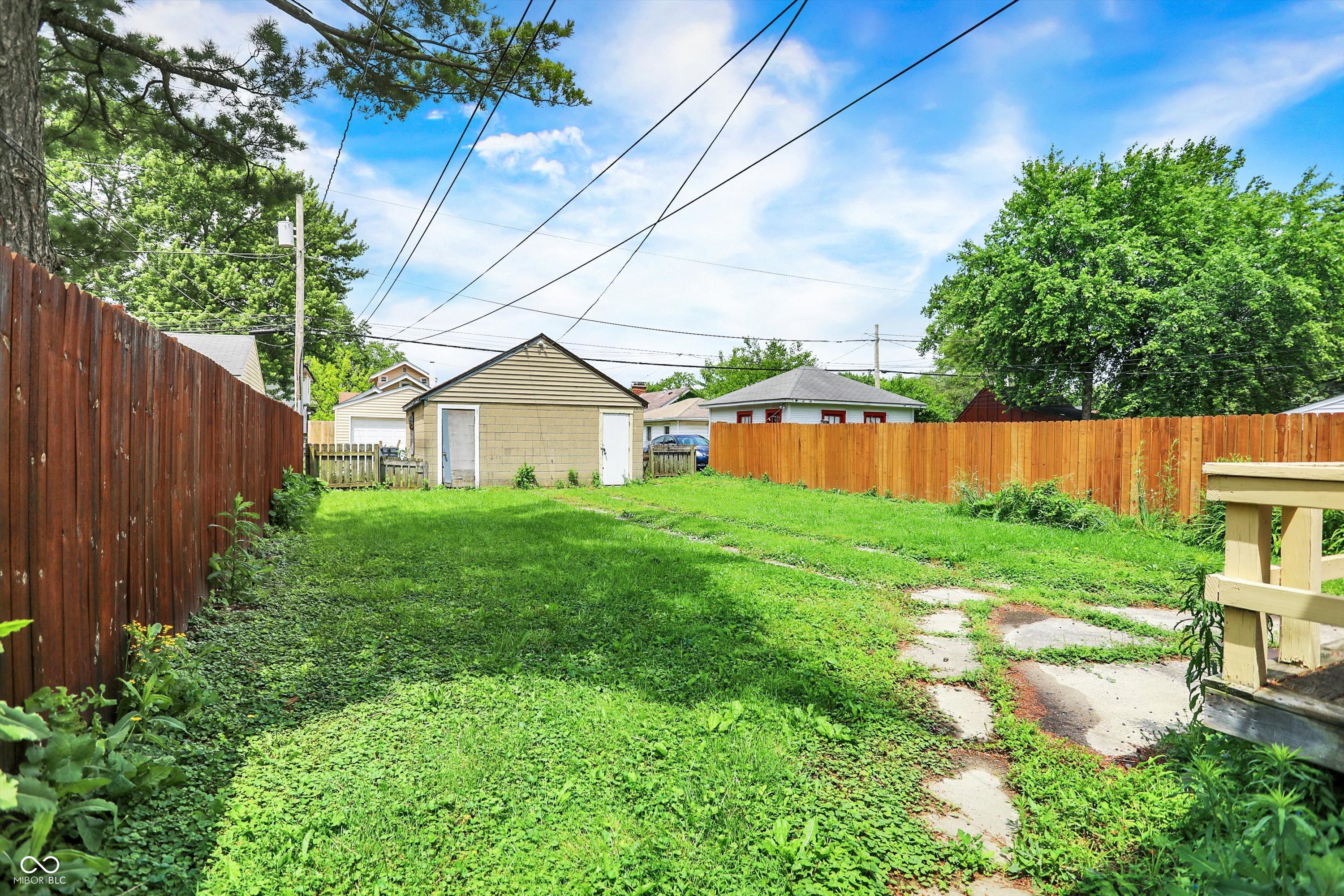 628 N Riley Avenue