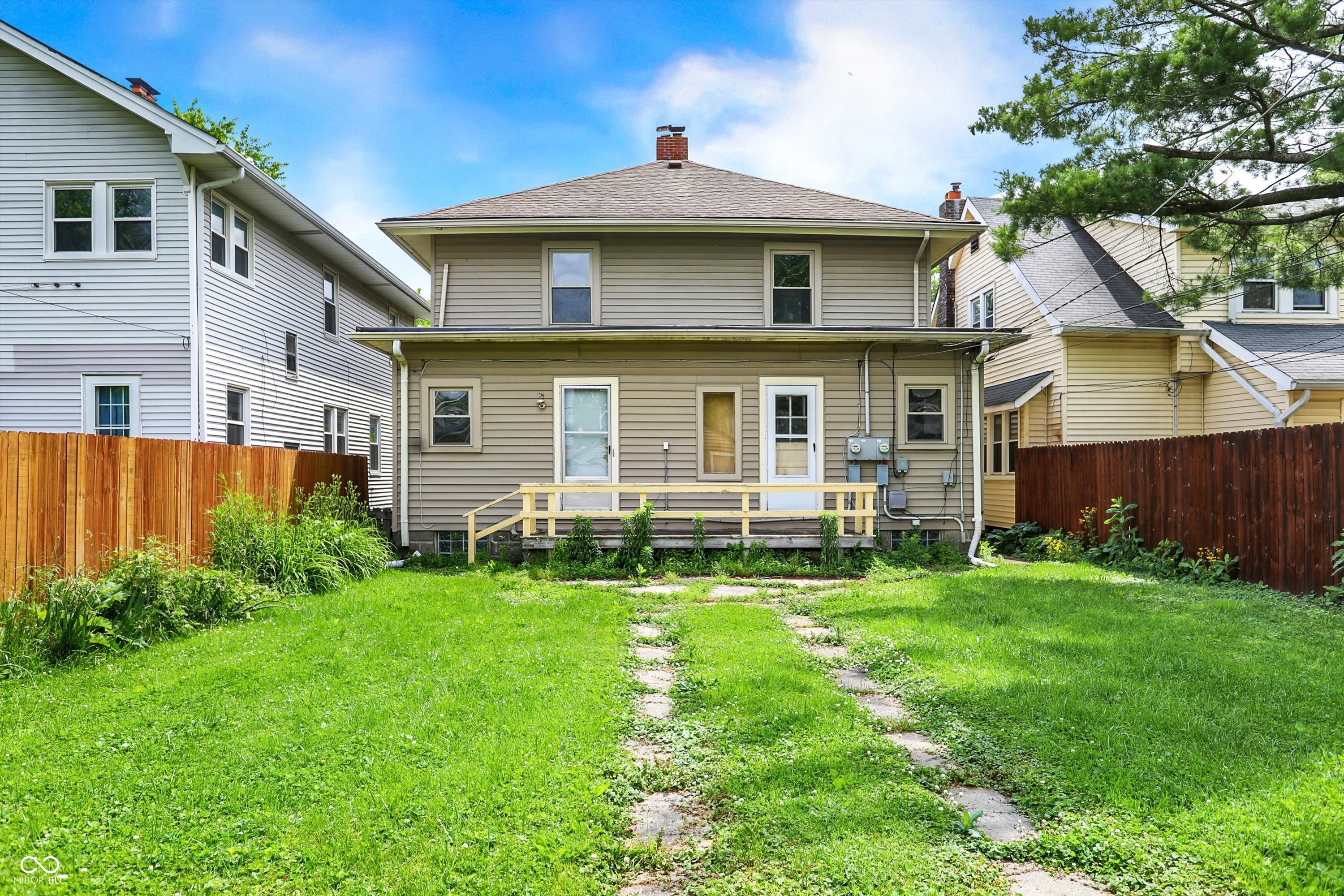 628 N Riley Avenue