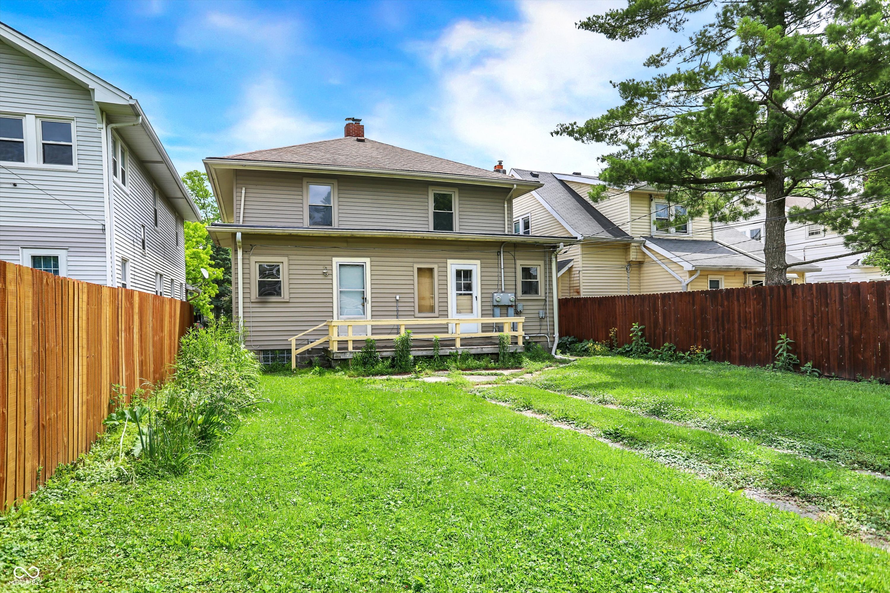 628 N Riley Avenue