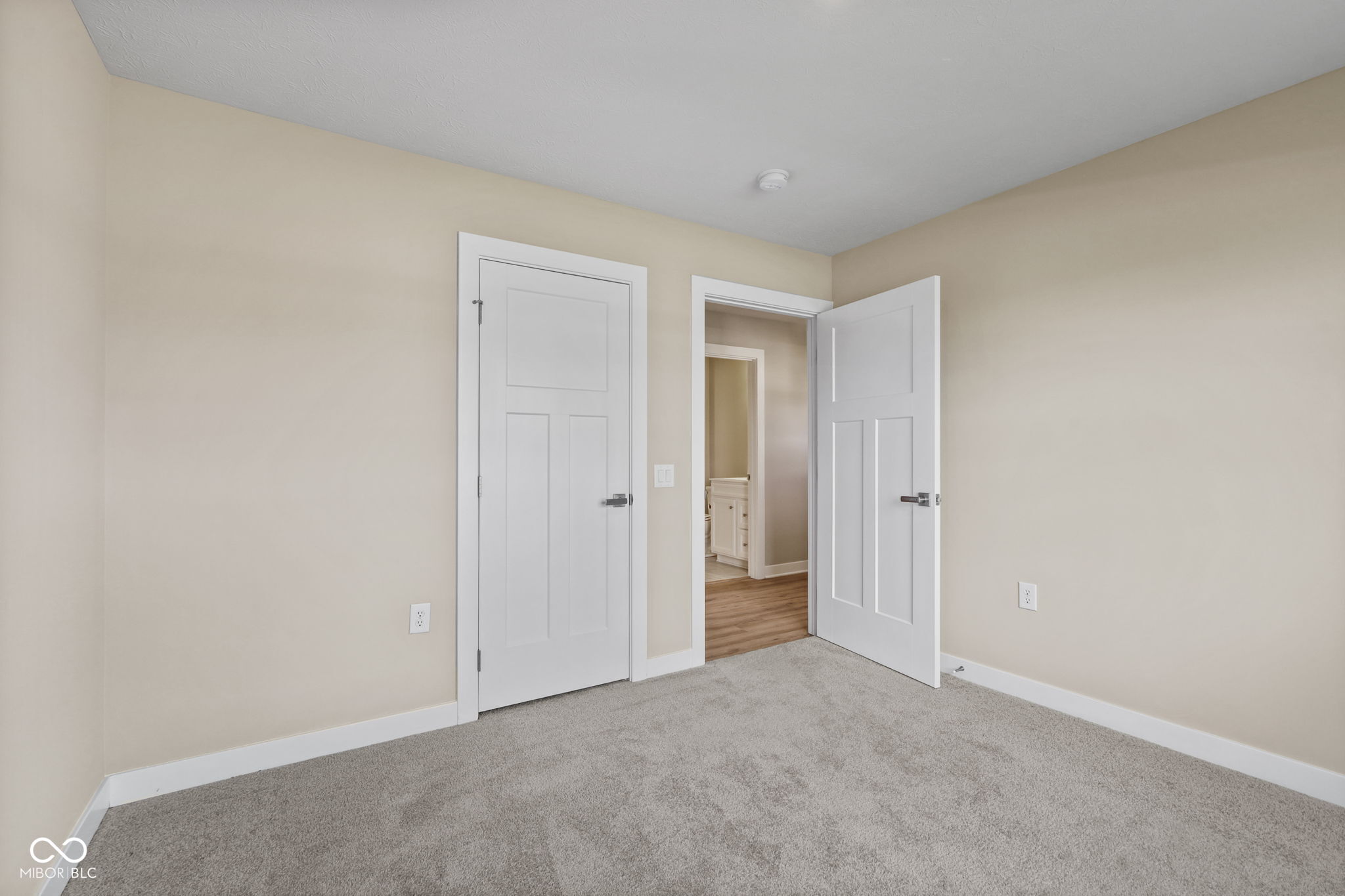 1275 Gunnison Drive