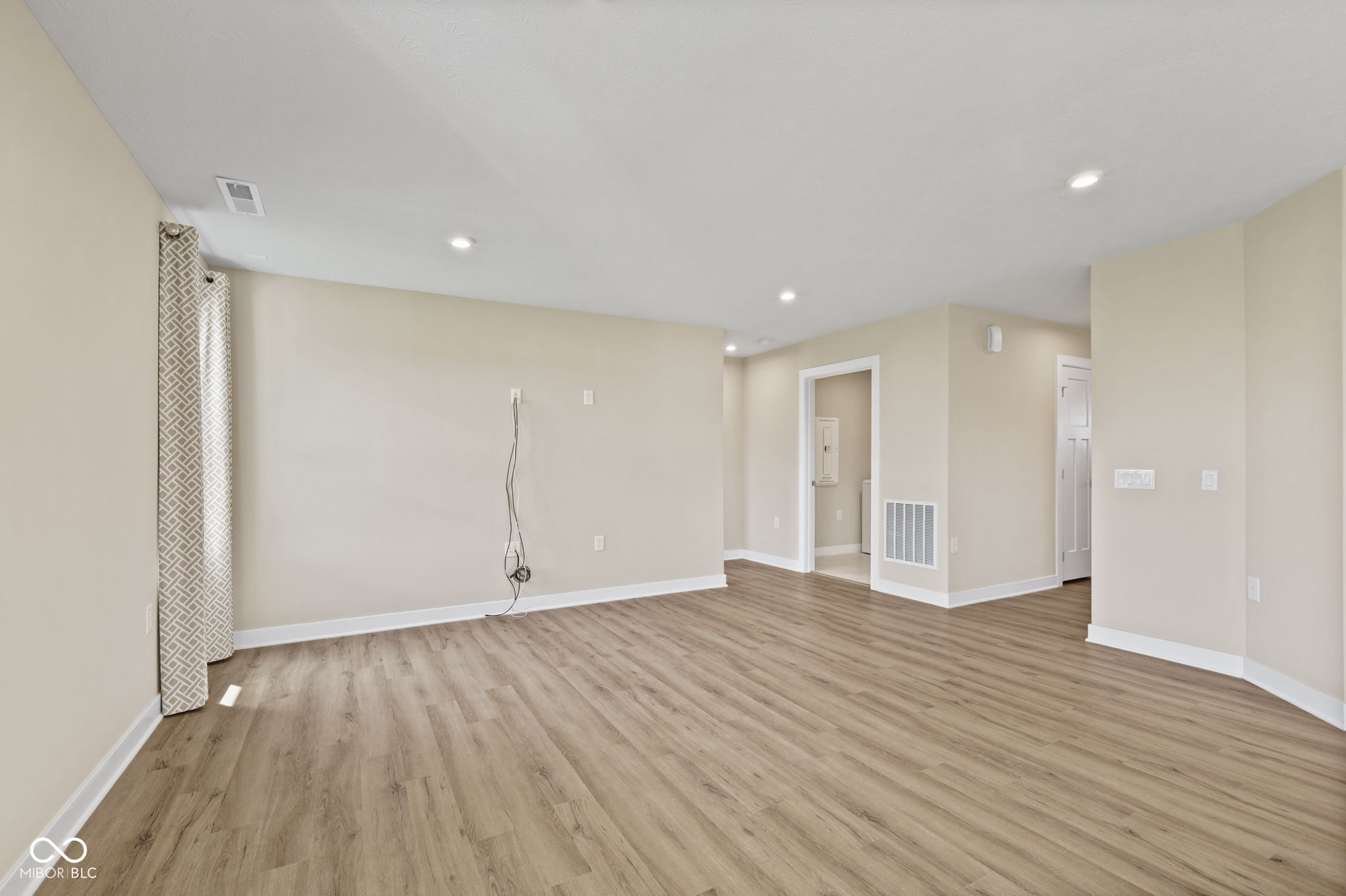1275 Gunnison Drive