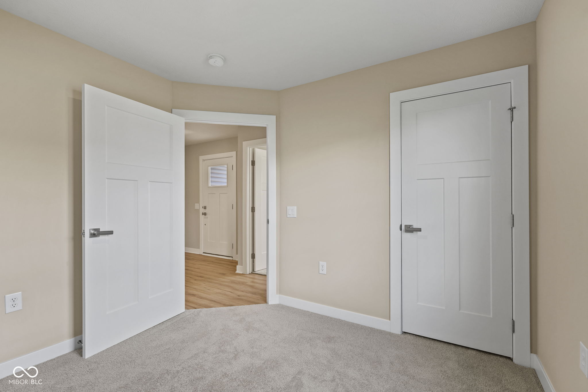 1275 Gunnison Drive