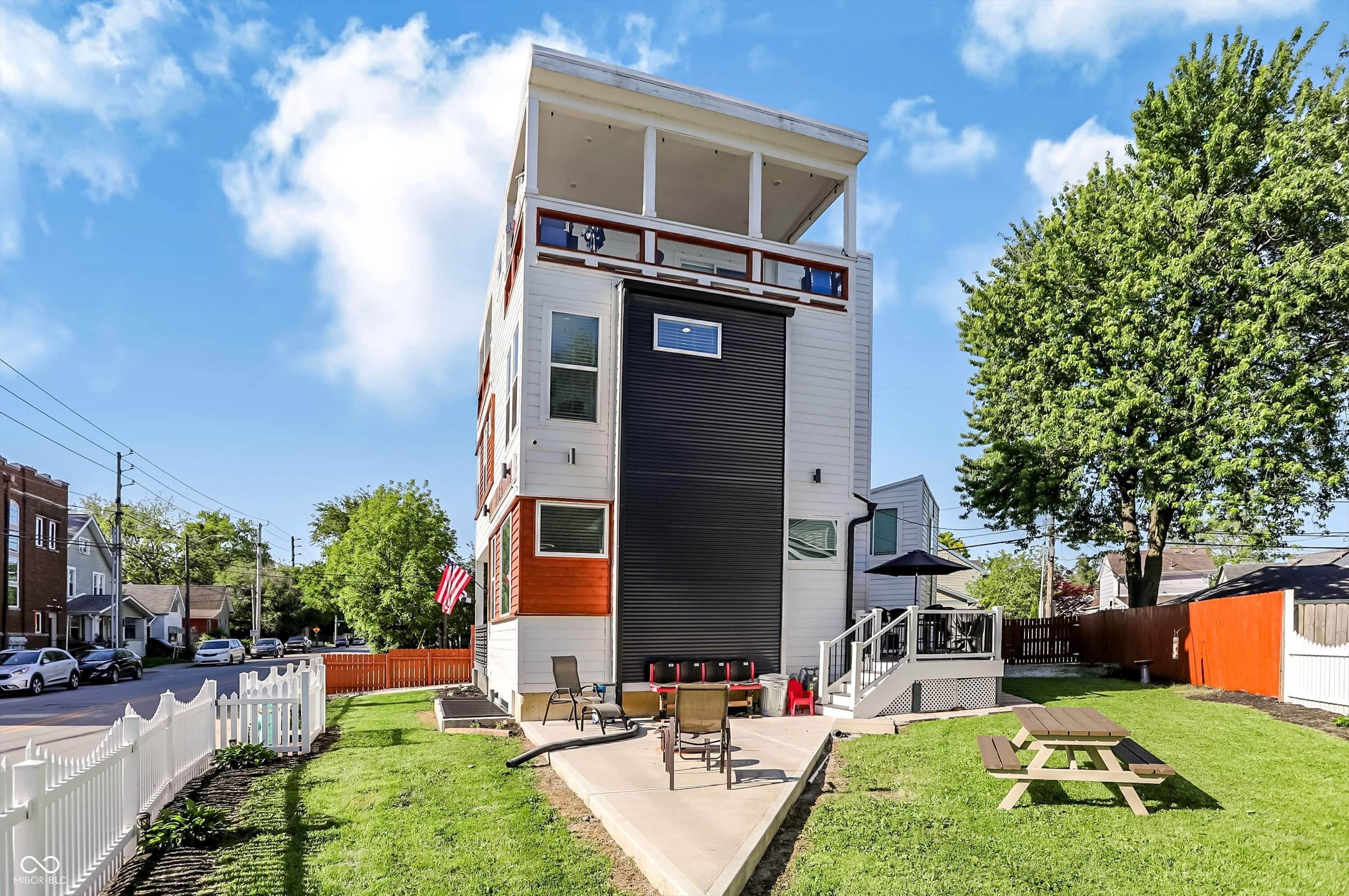 806 Shelby Street