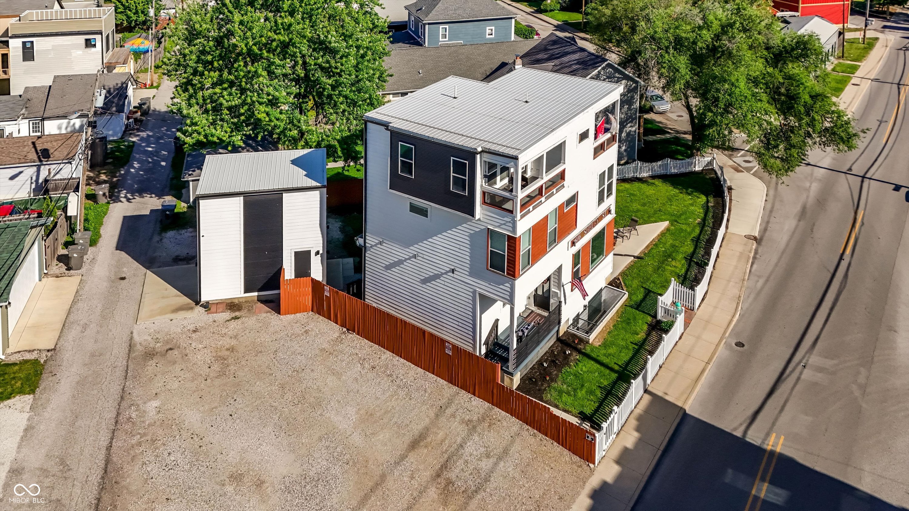 806 Shelby Street