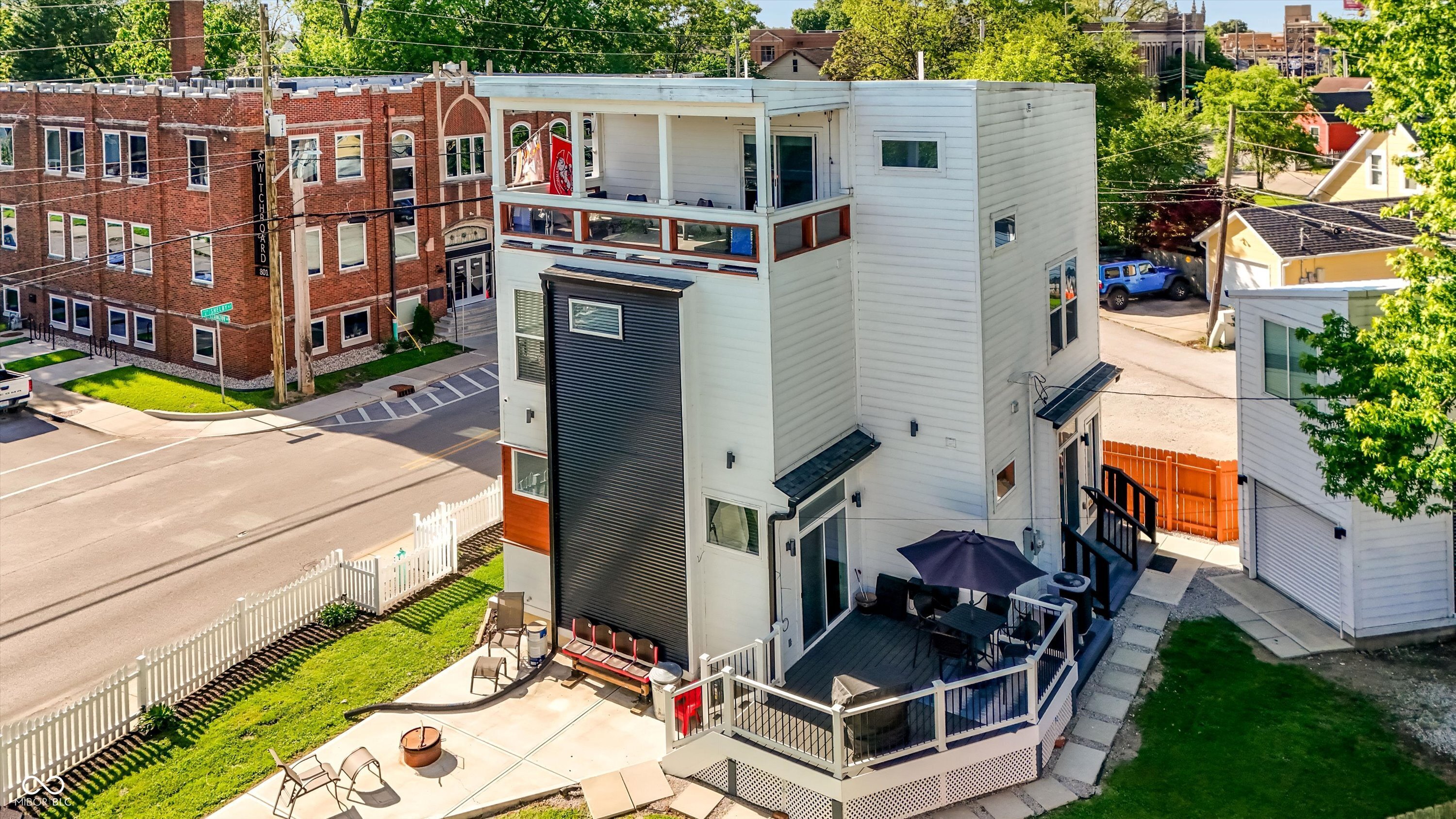 806 Shelby Street