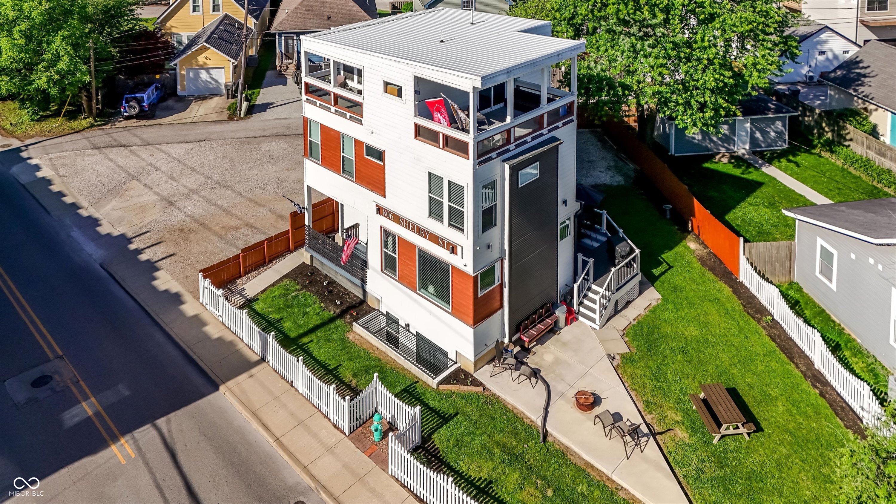 806 Shelby Street