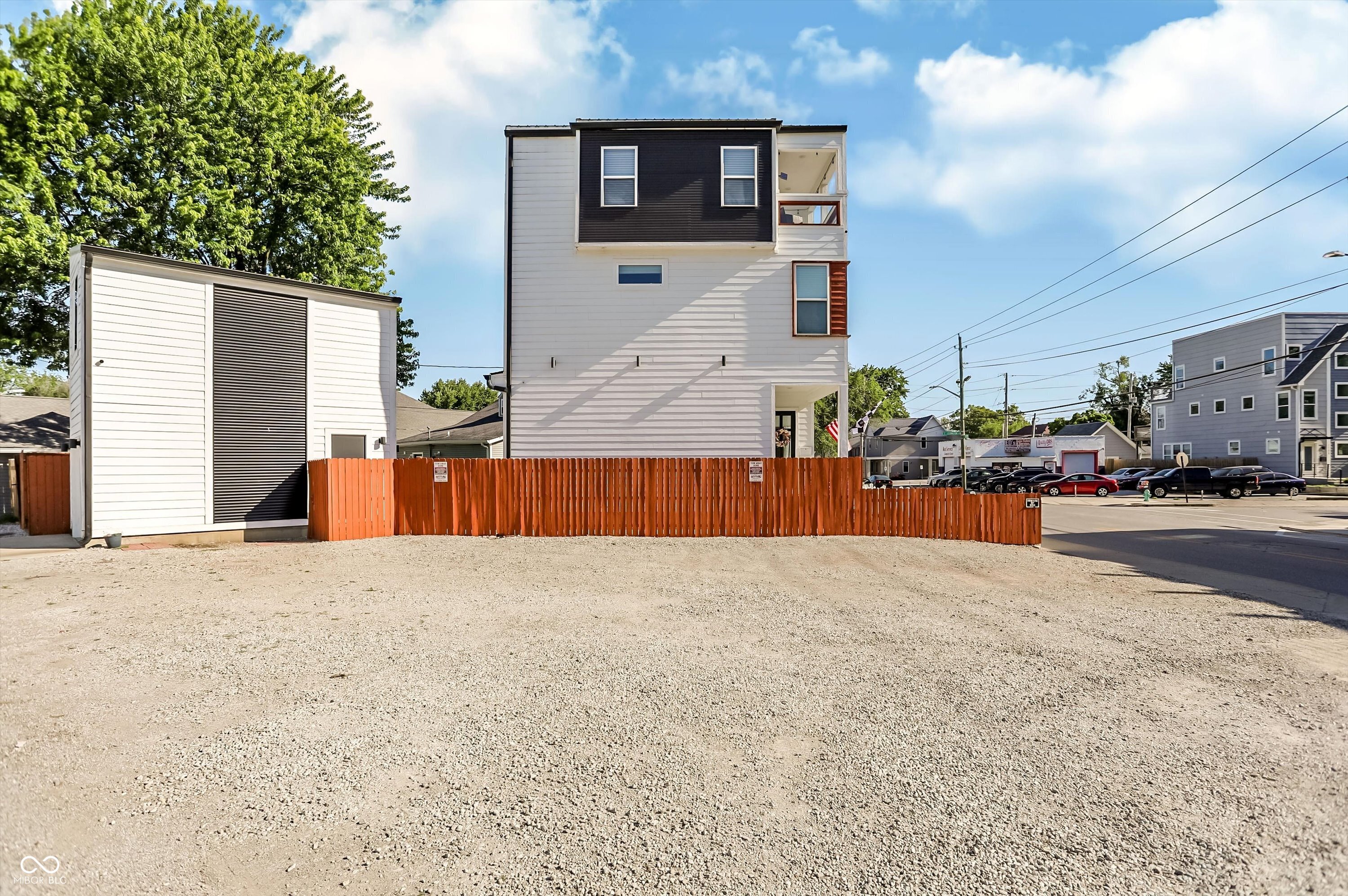 806 Shelby Street
