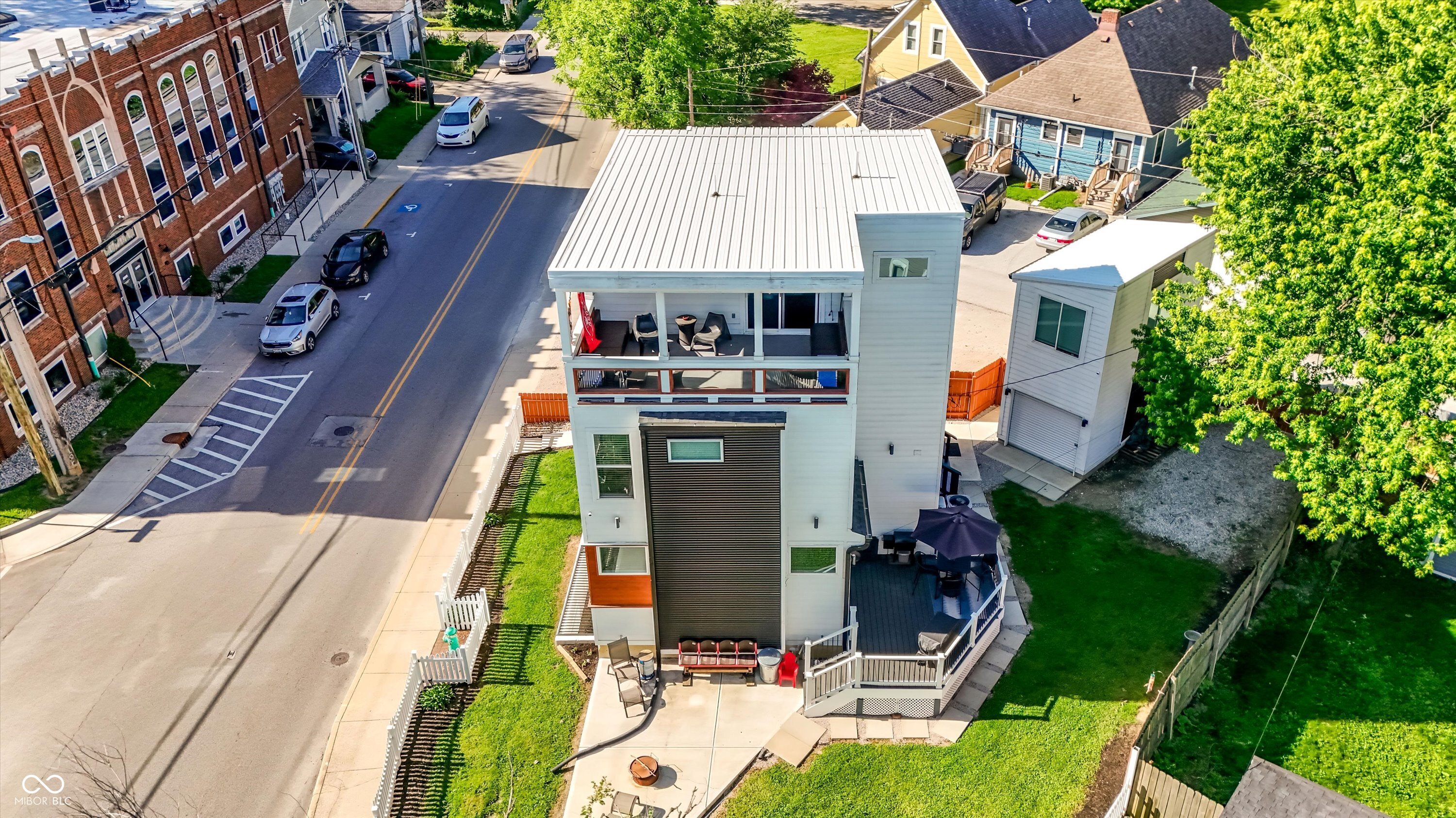 806 Shelby Street