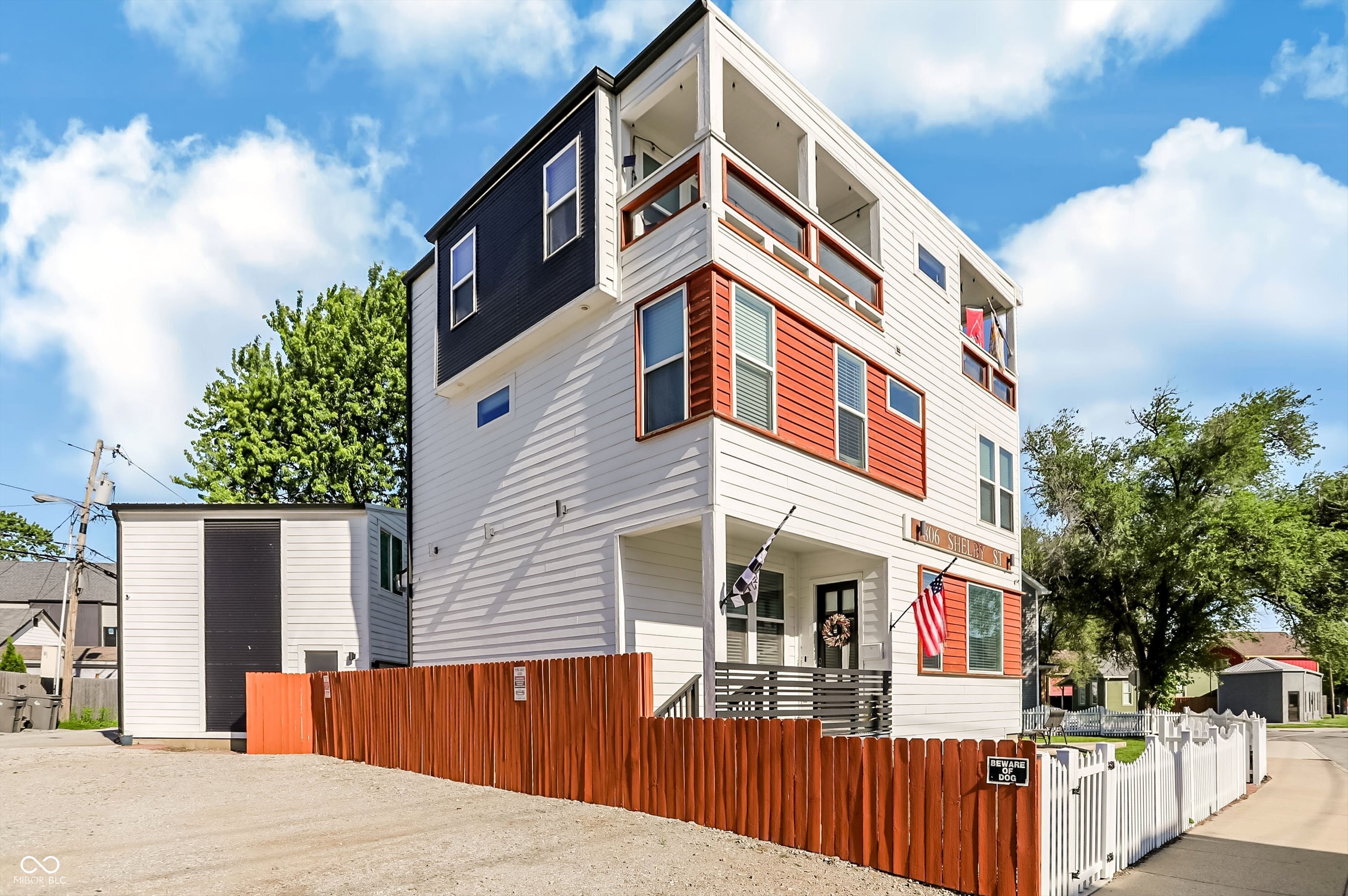 806 Shelby Street