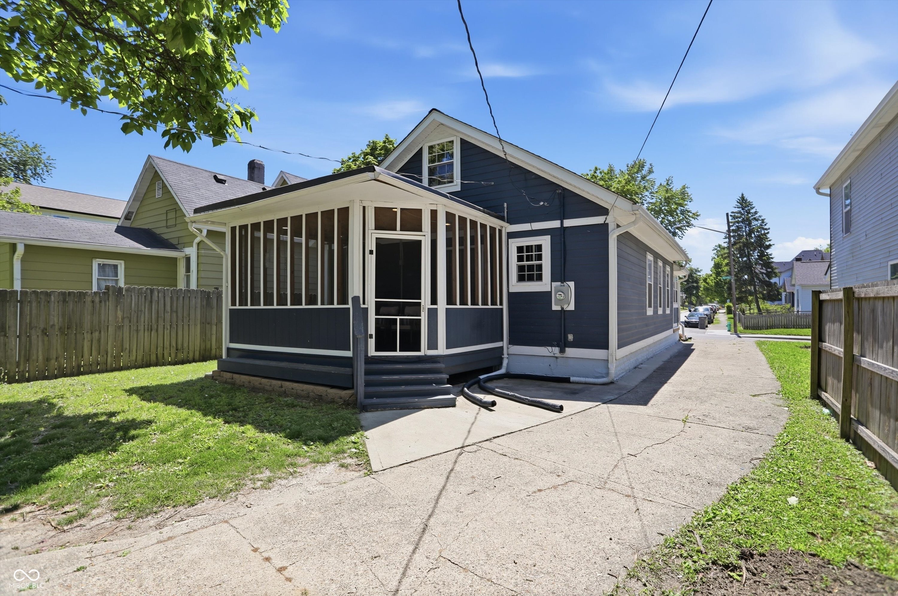 2038 E 12th Street