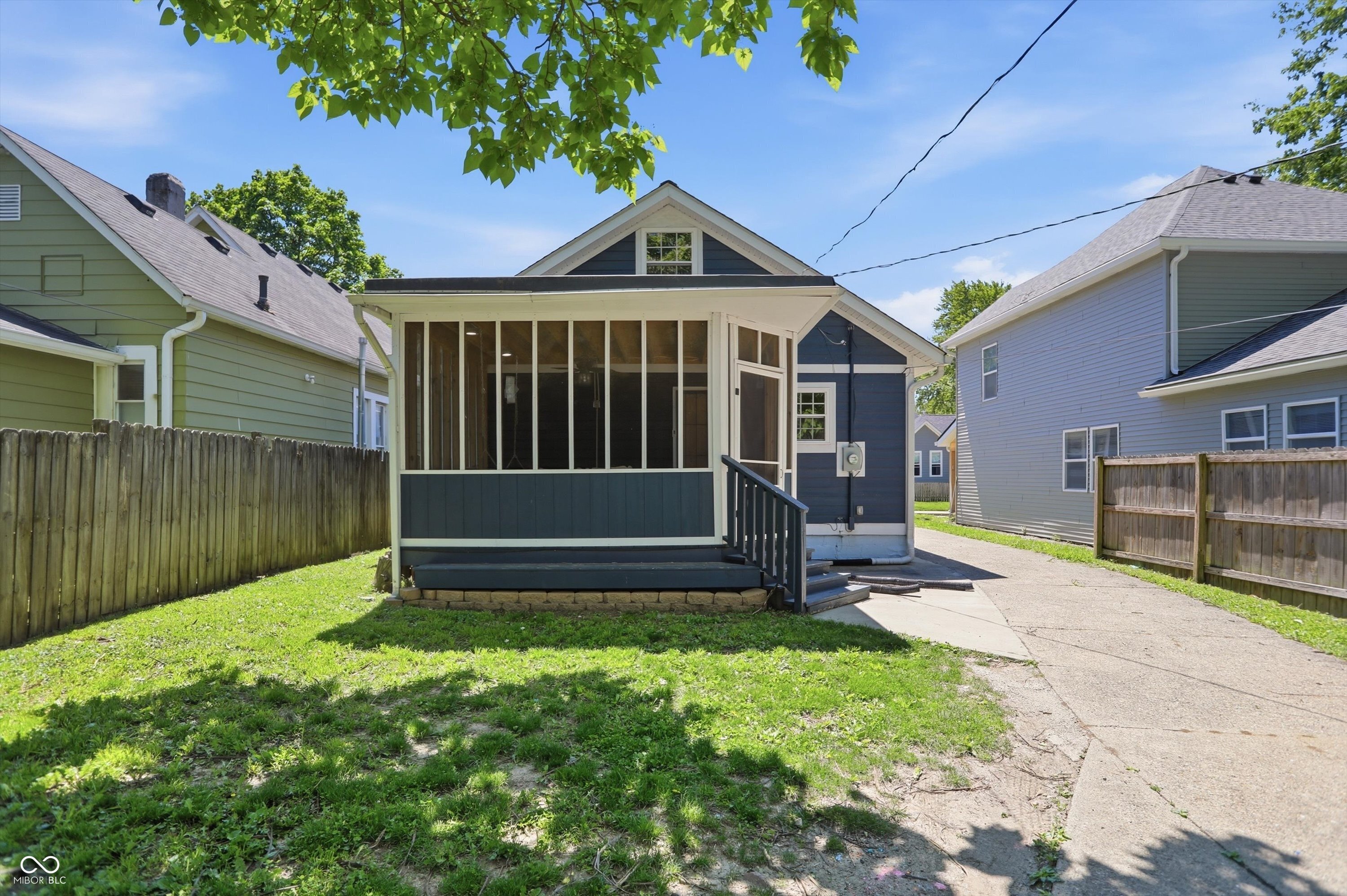 2038 E 12th Street