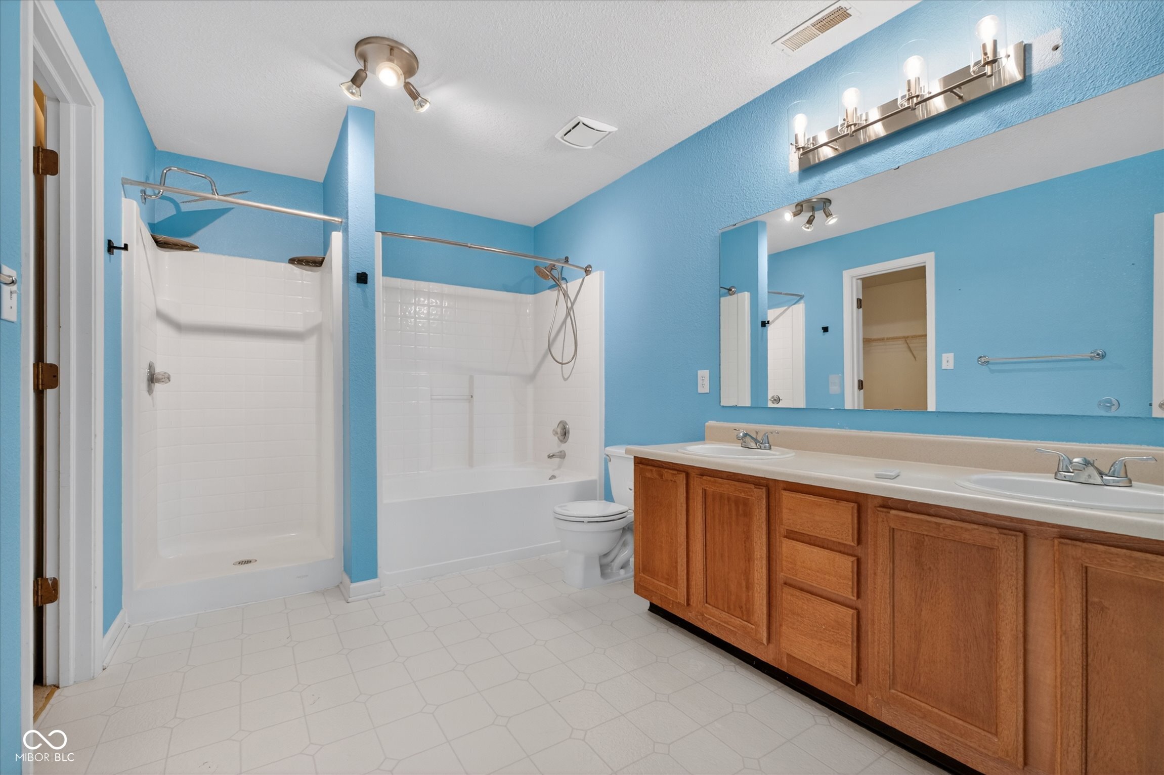 1 Somerset Circle