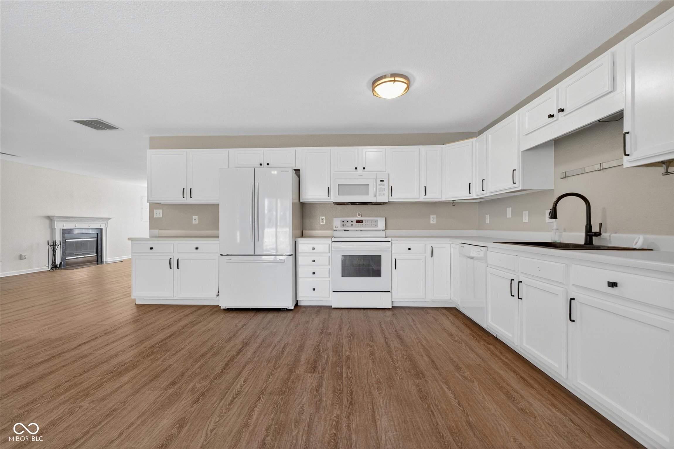 1 Somerset Circle
