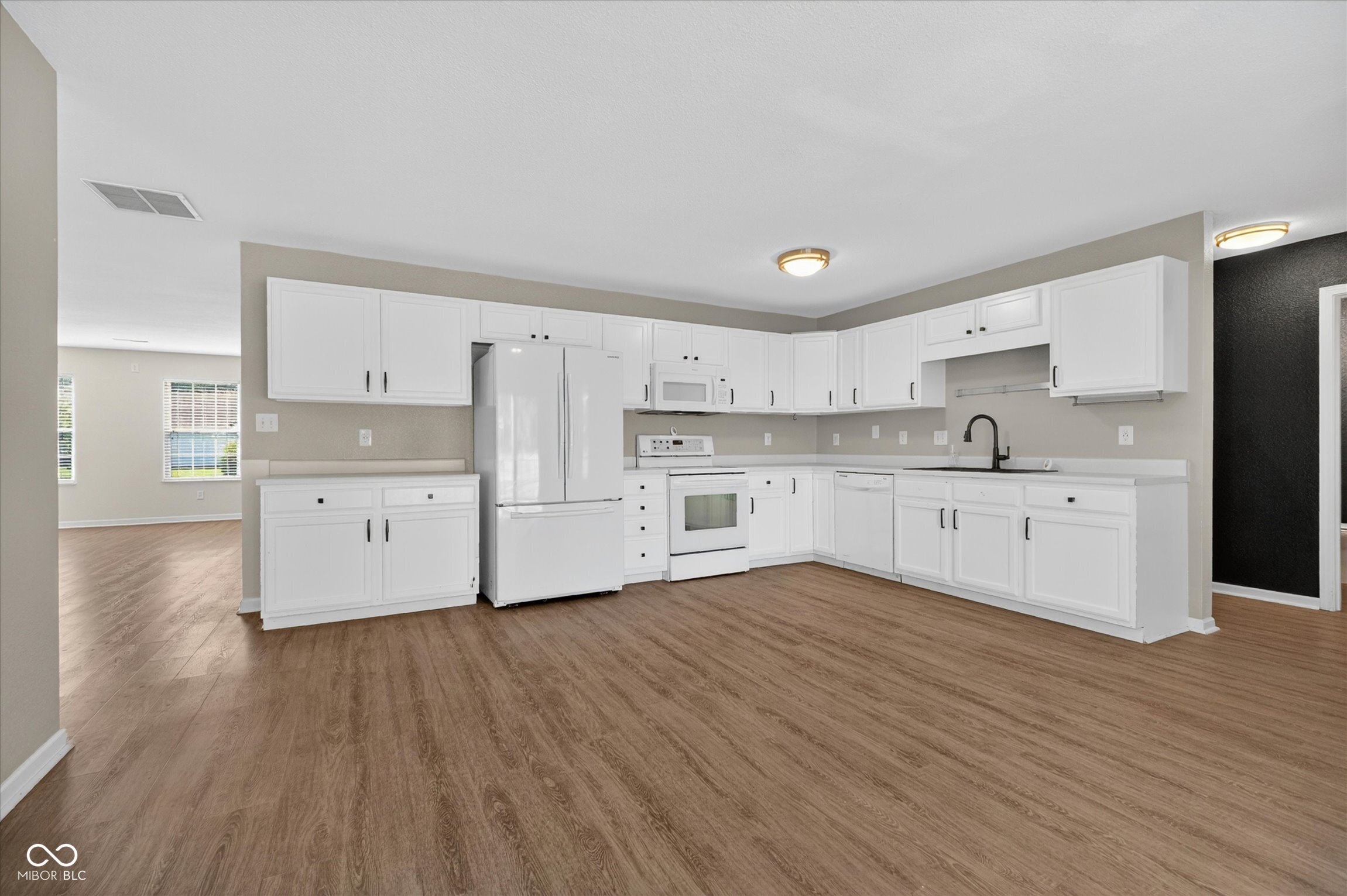 1 Somerset Circle