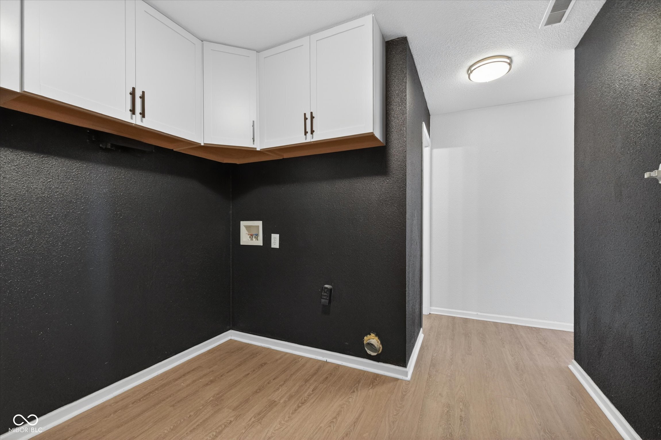 1 Somerset Circle