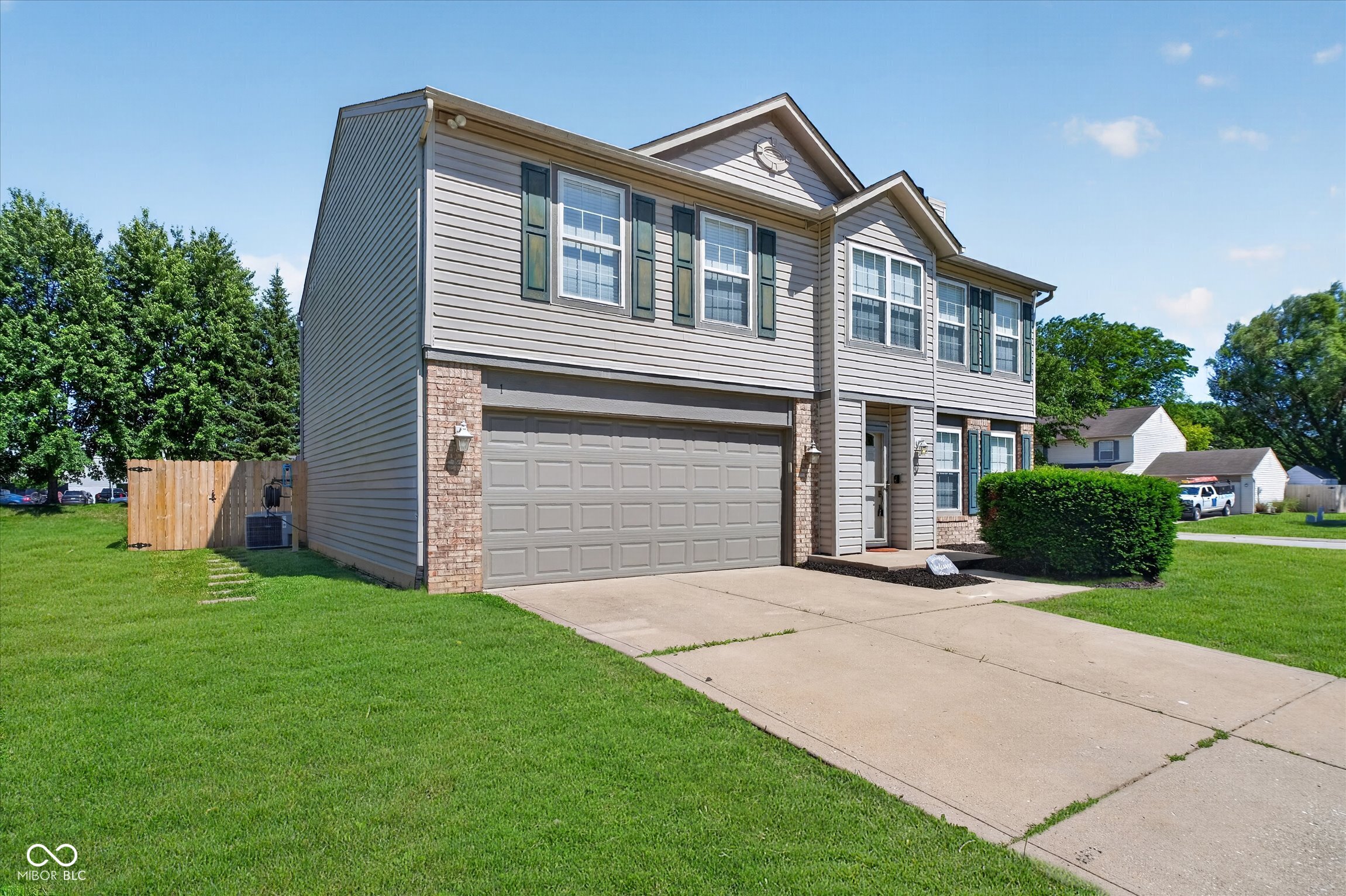1 Somerset Circle