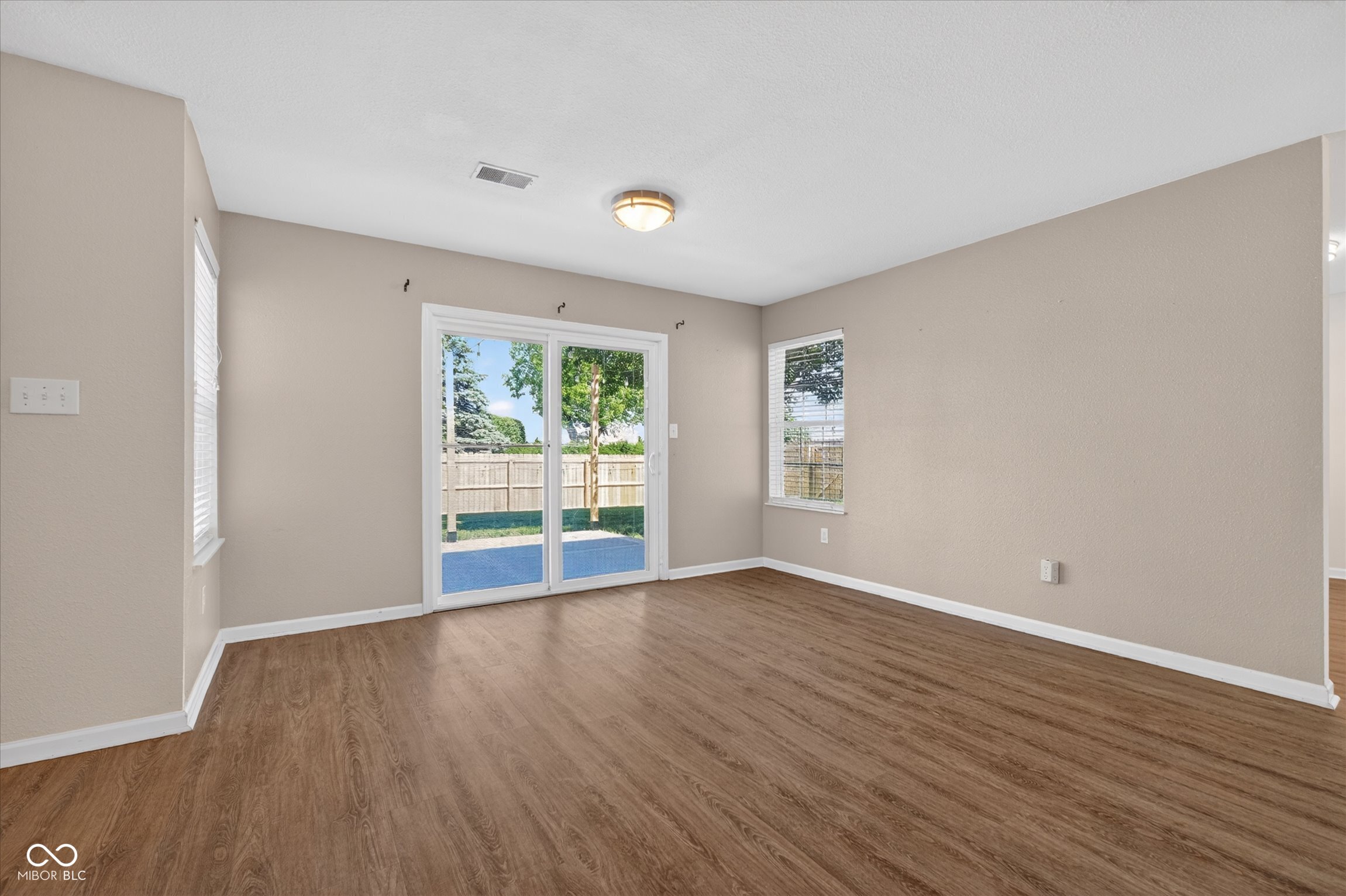 1 Somerset Circle