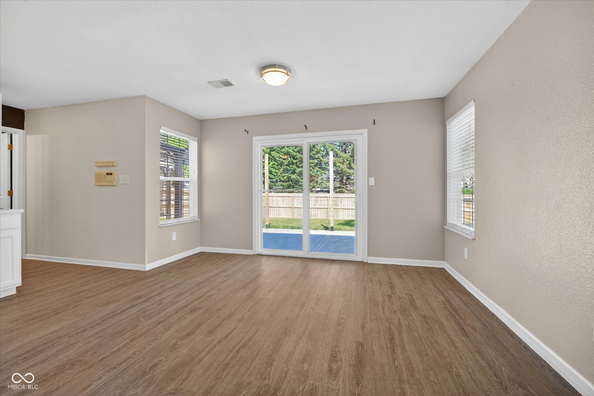 1 Somerset Circle