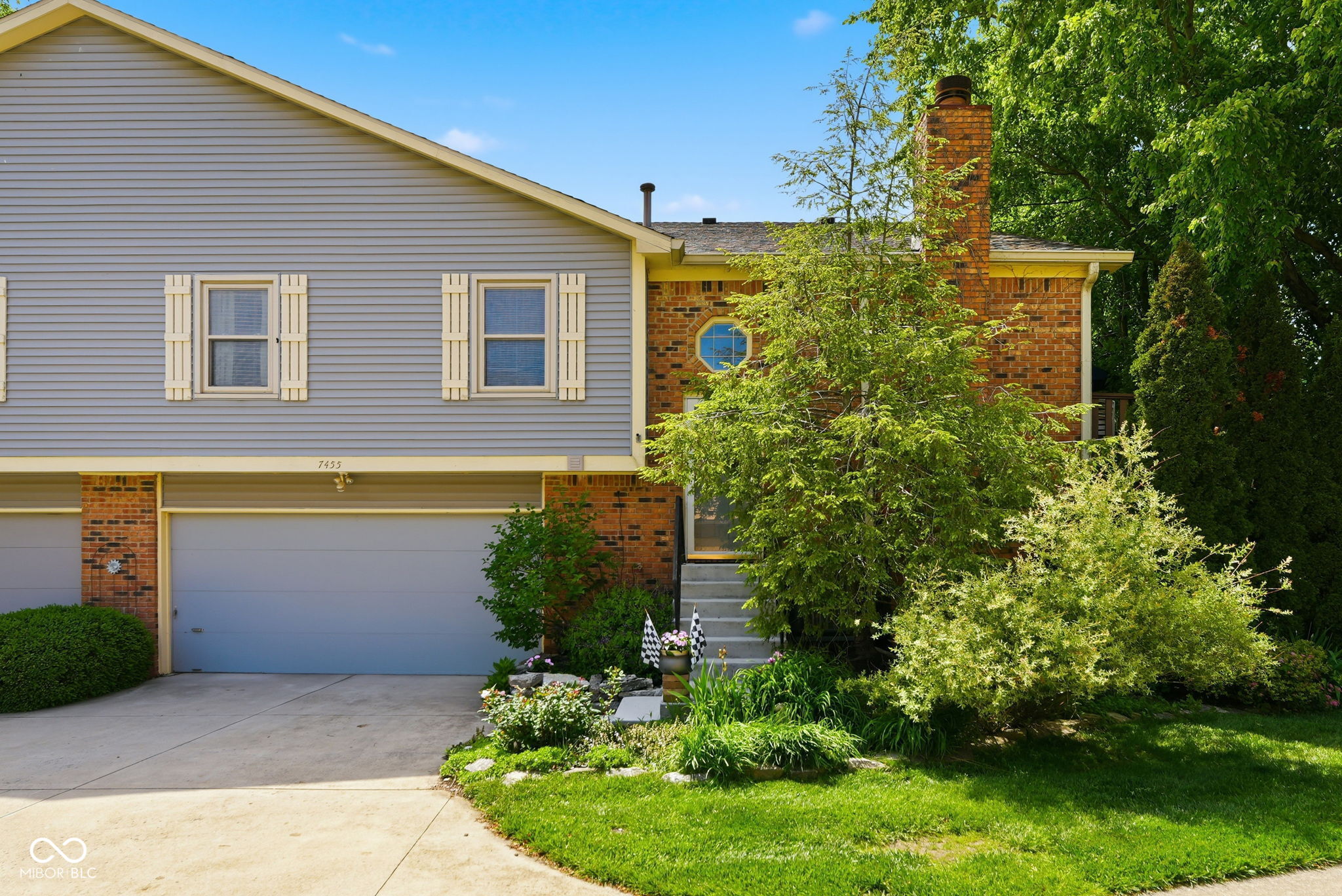 7455 Prairie Lake Drive