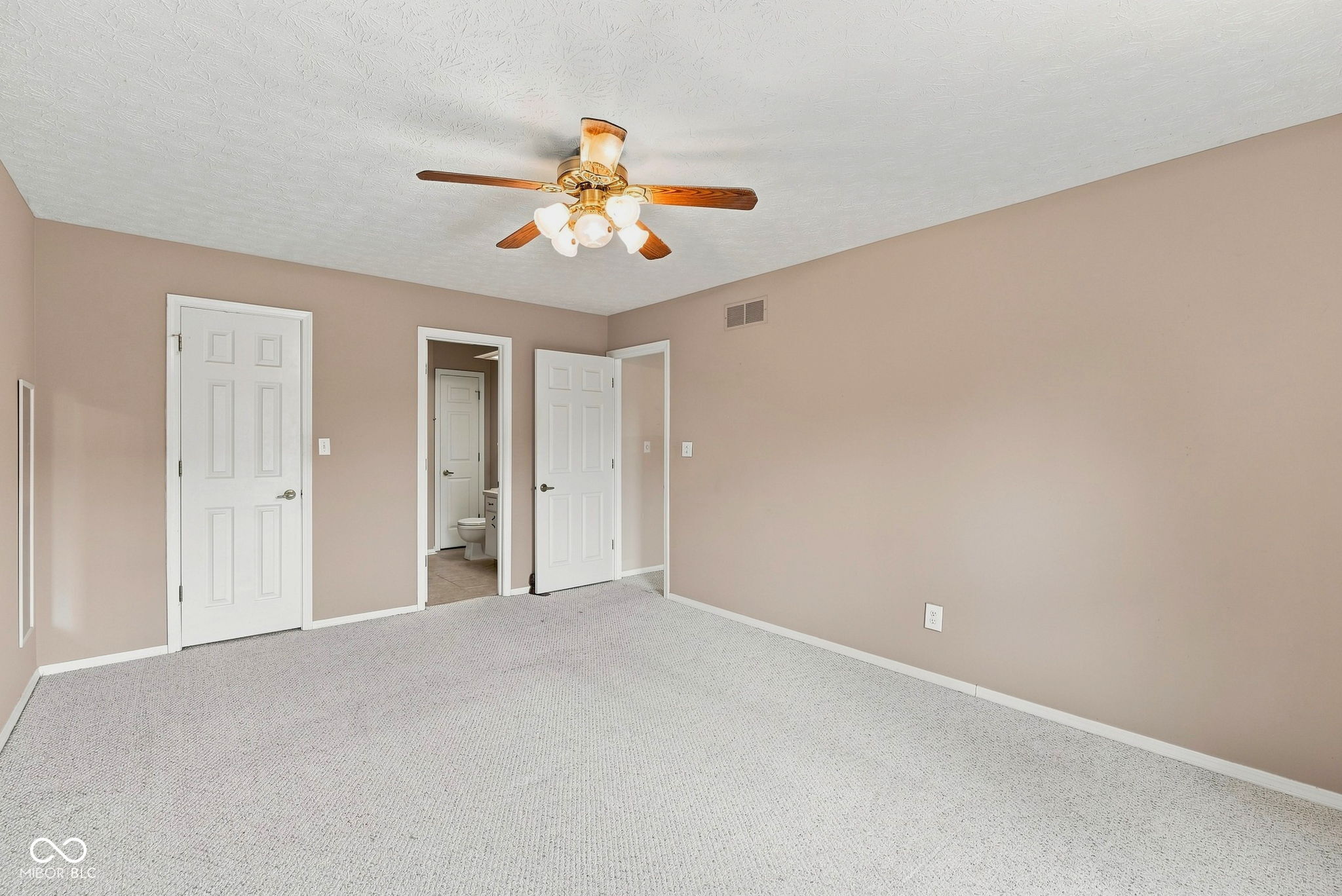 7455 Prairie Lake Drive