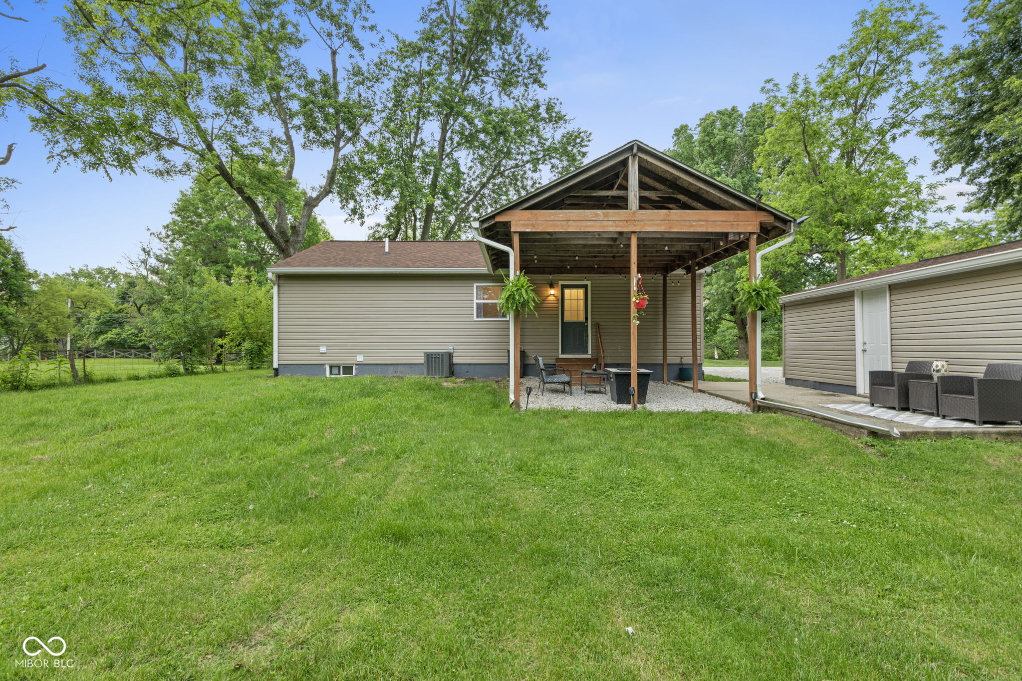 8718 W South County Line Road