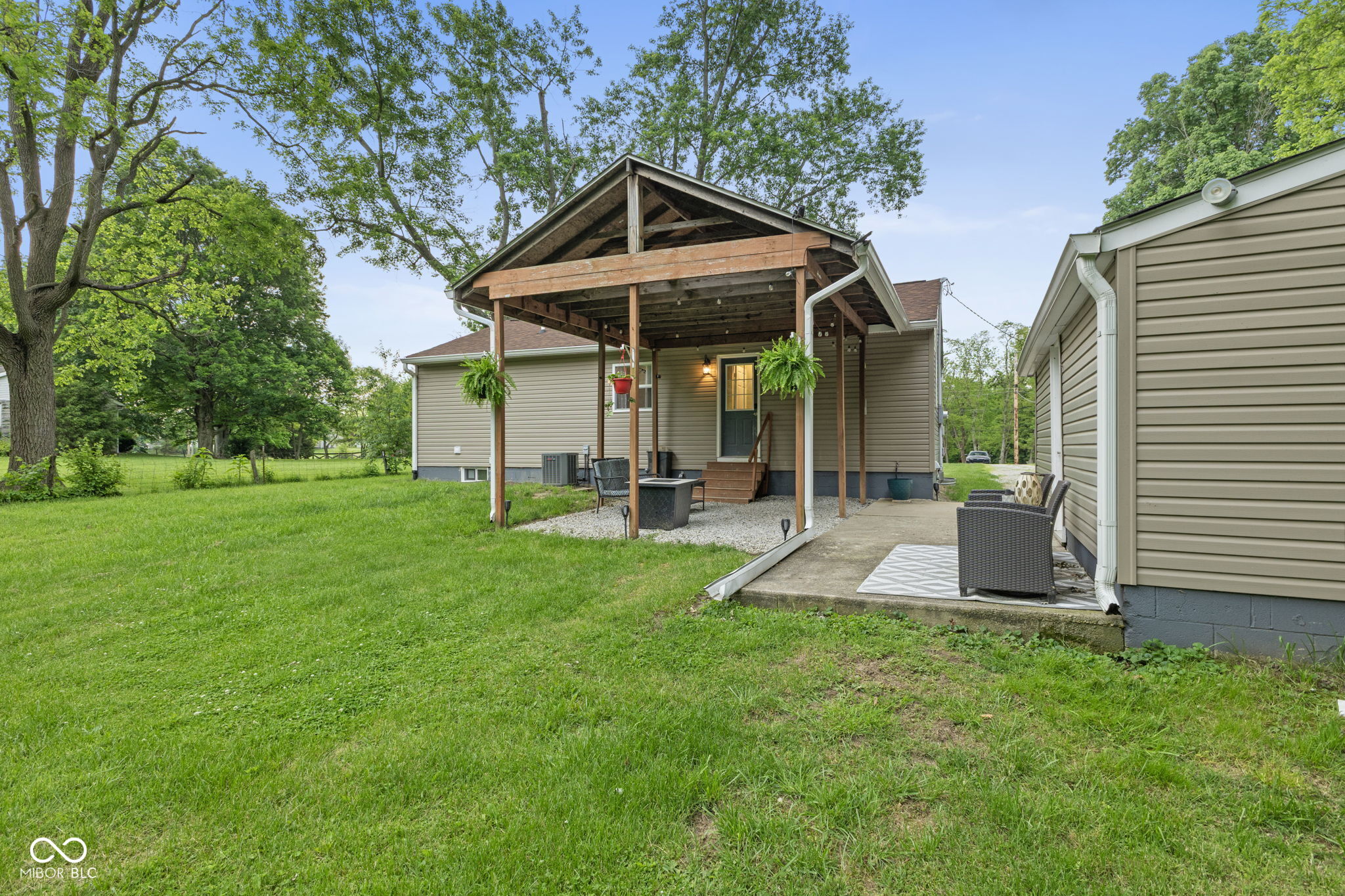 8718 W South County Line Road