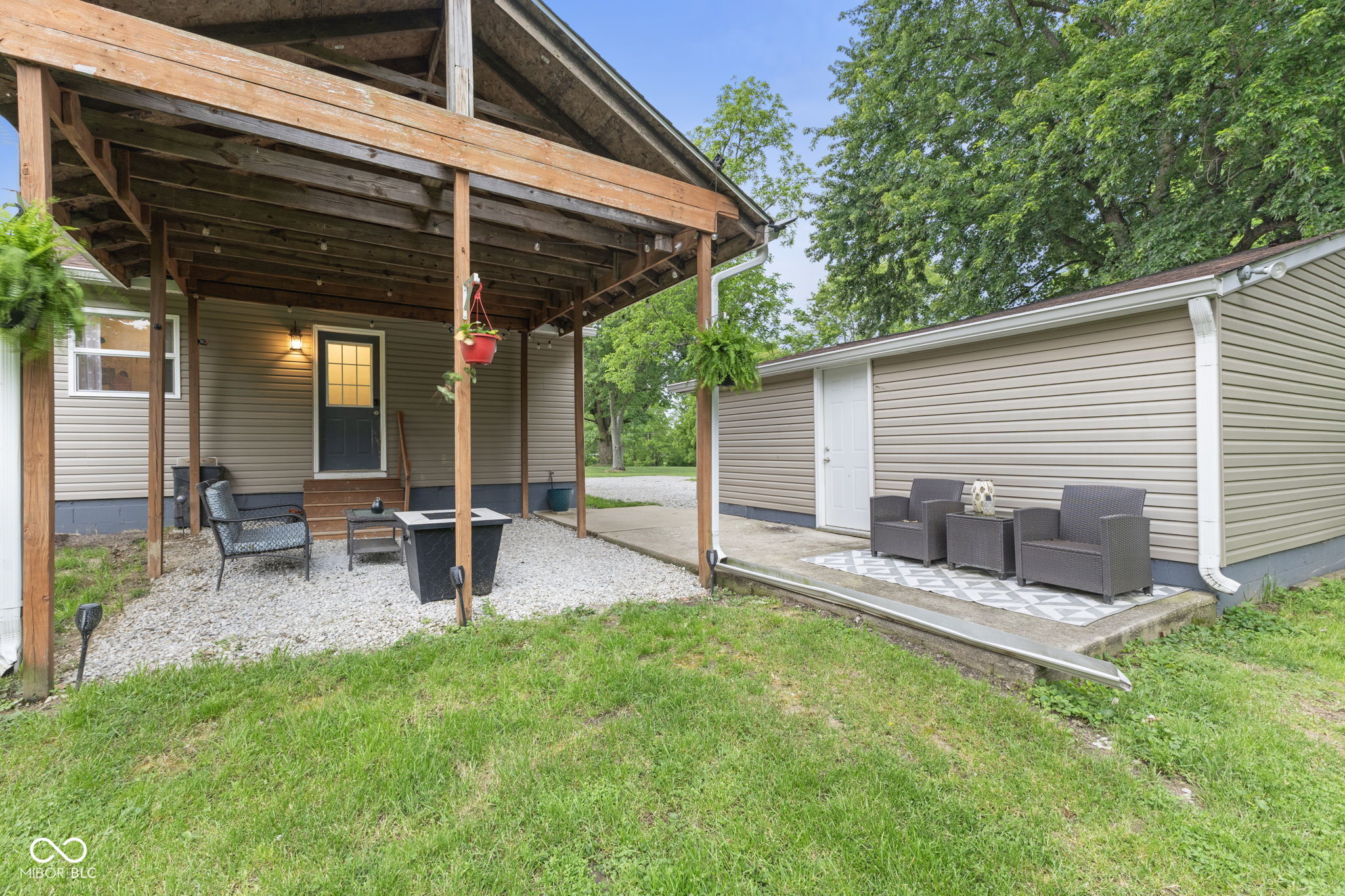 8718 W South County Line Road