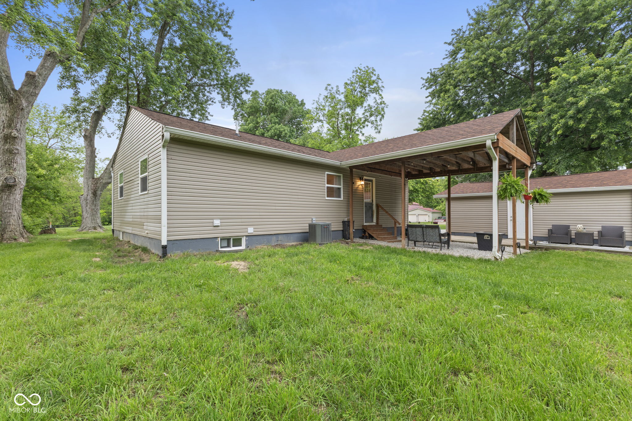 8718 W South County Line Road