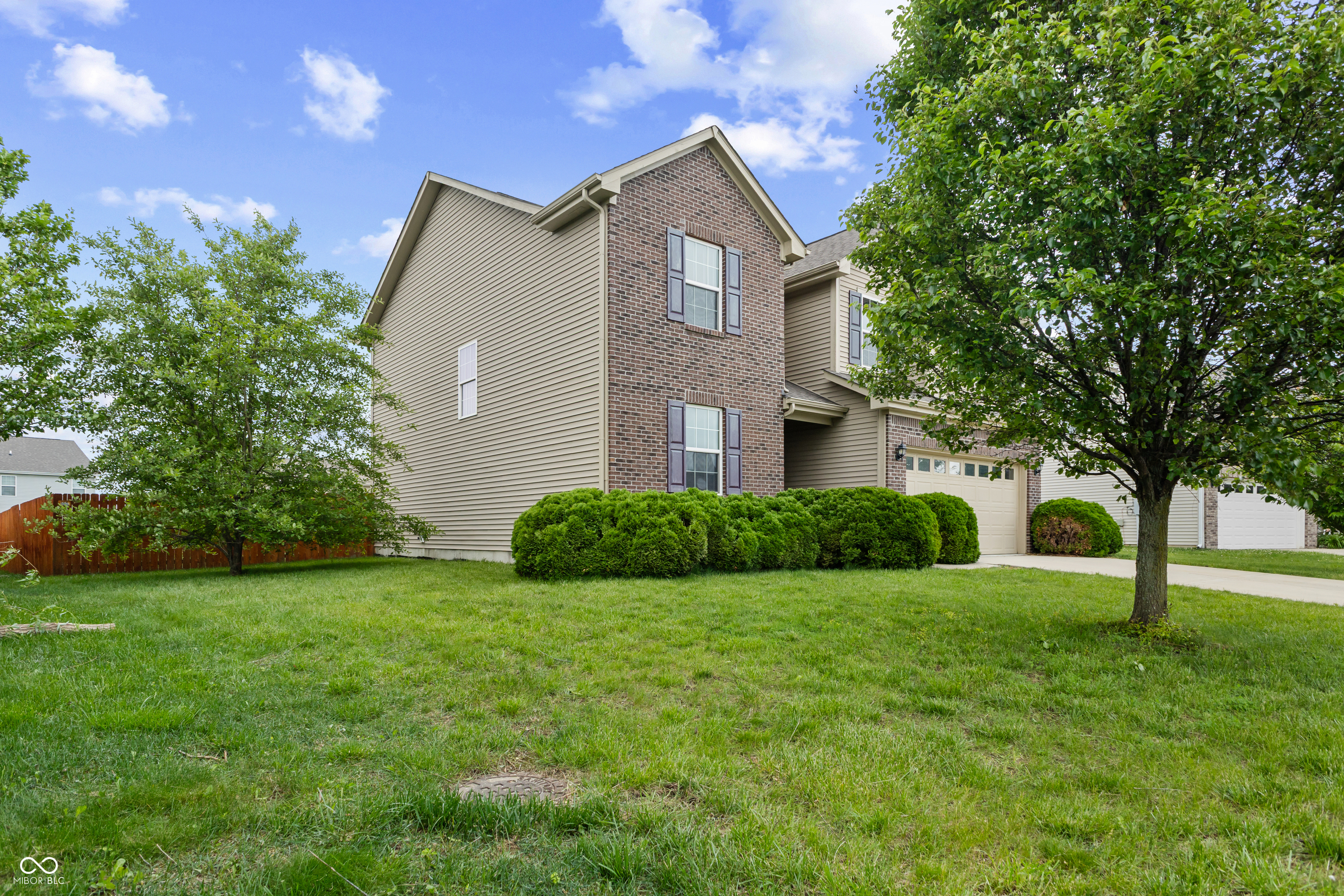 2804 Corlee Crescent