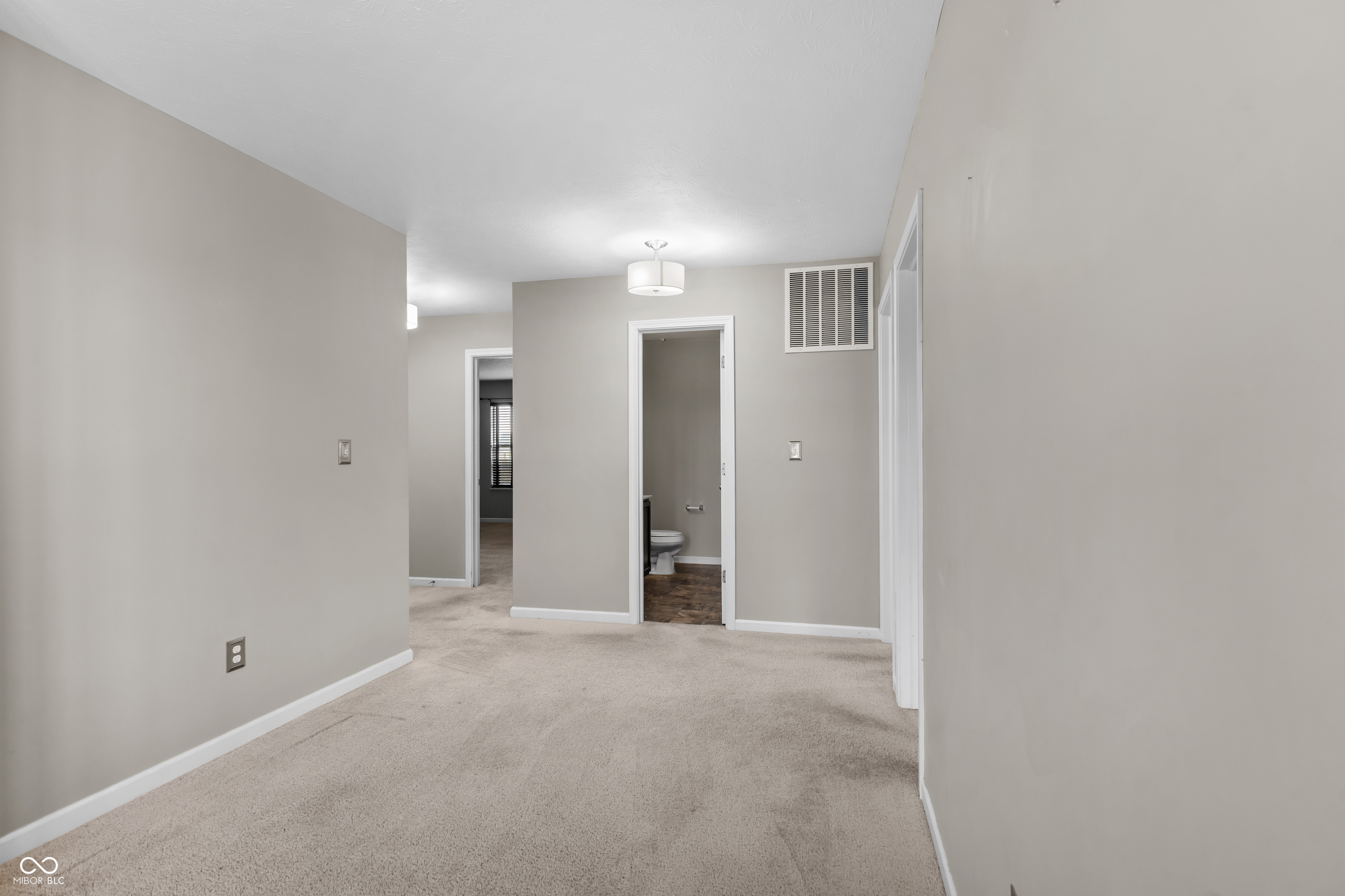 2804 Corlee Crescent