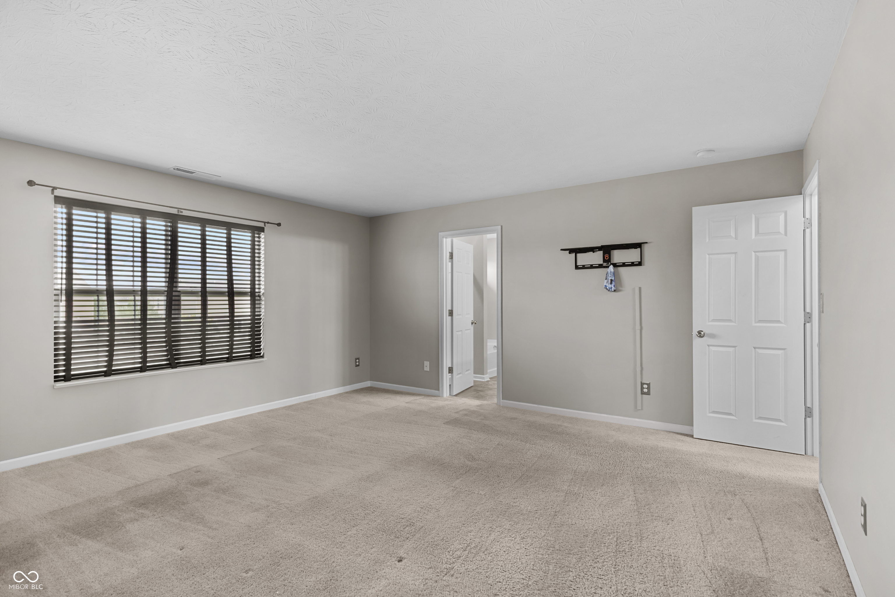 2804 Corlee Crescent