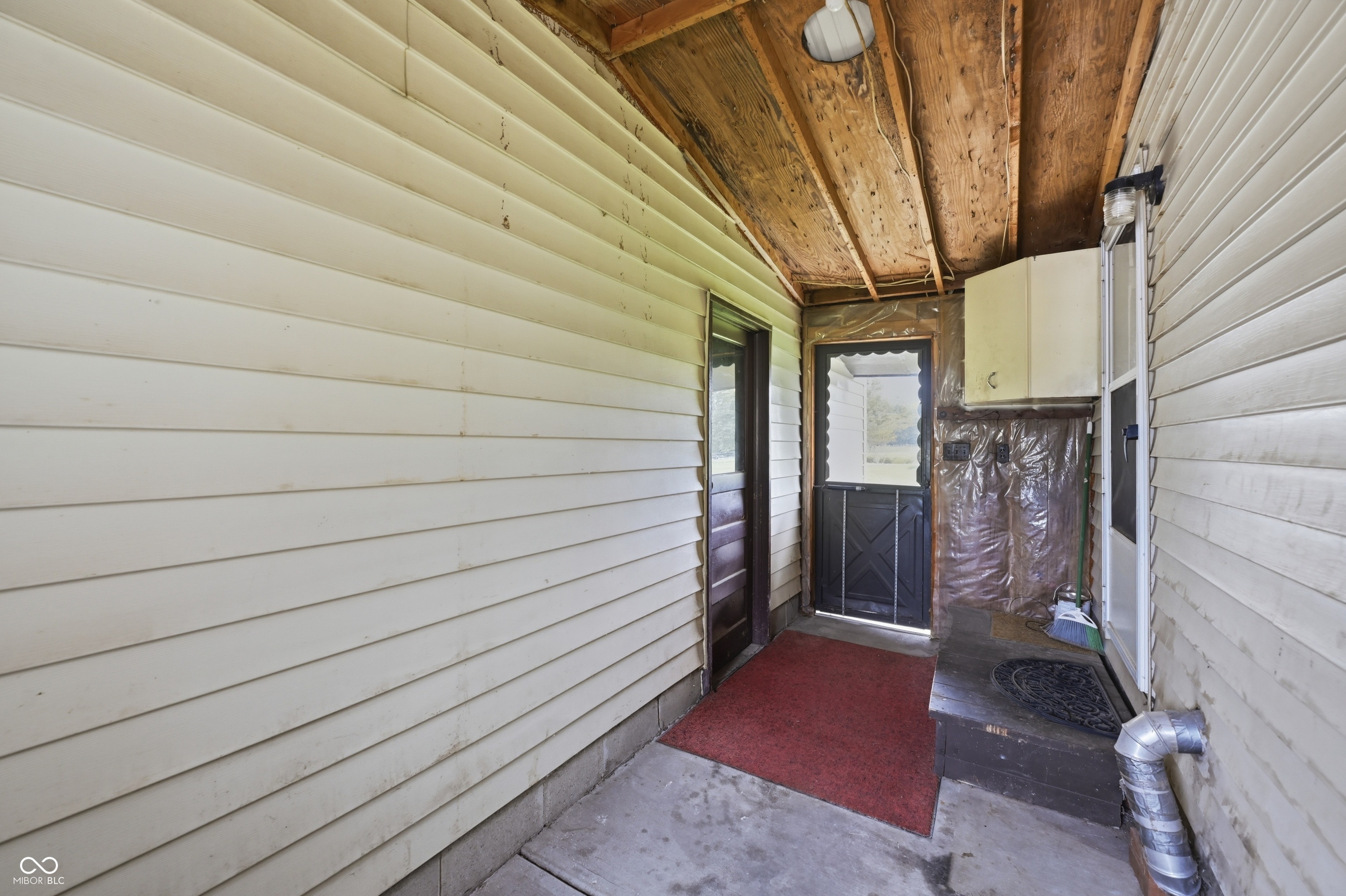 9405 N County Road 150 E