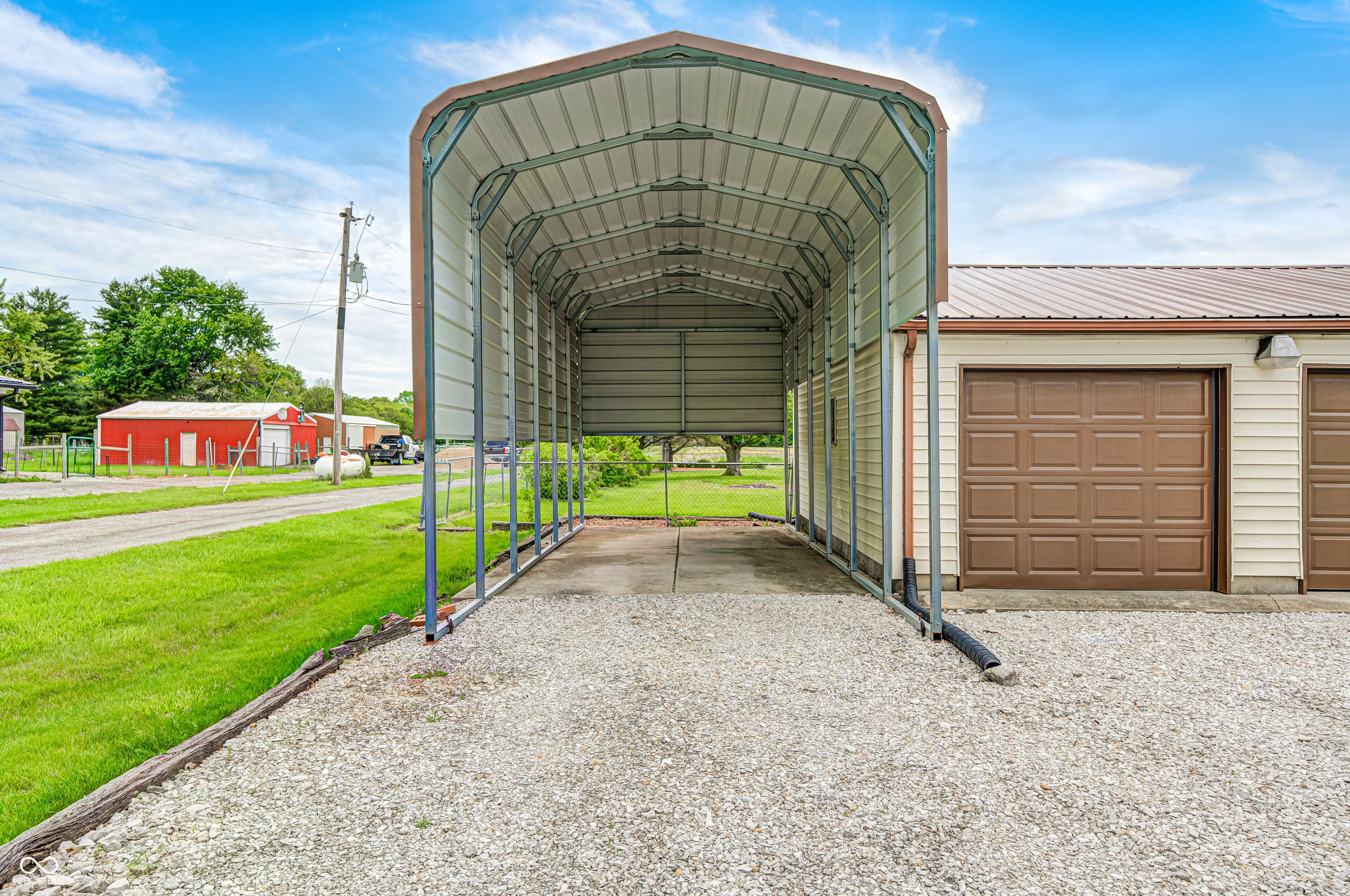 9405 N County Road 150 E