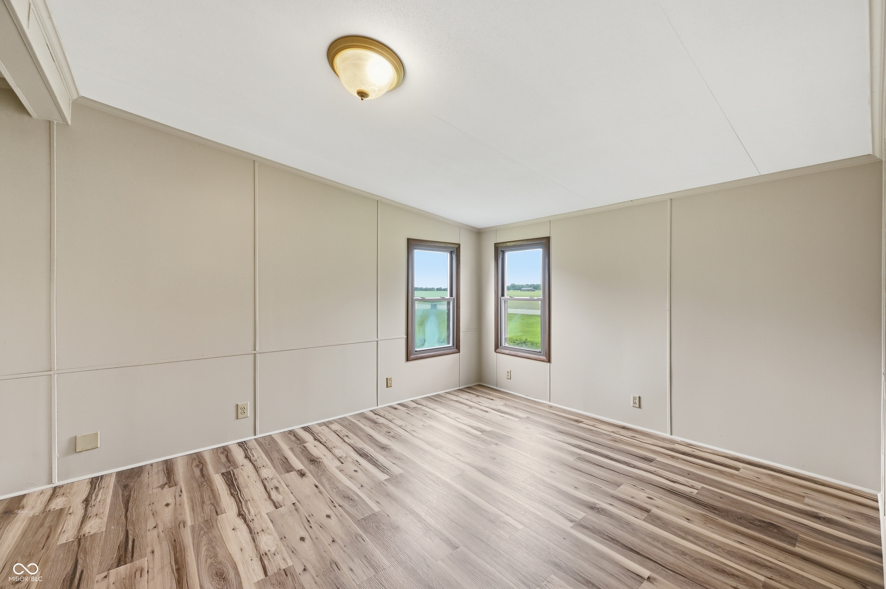 9405 N County Road 150 E