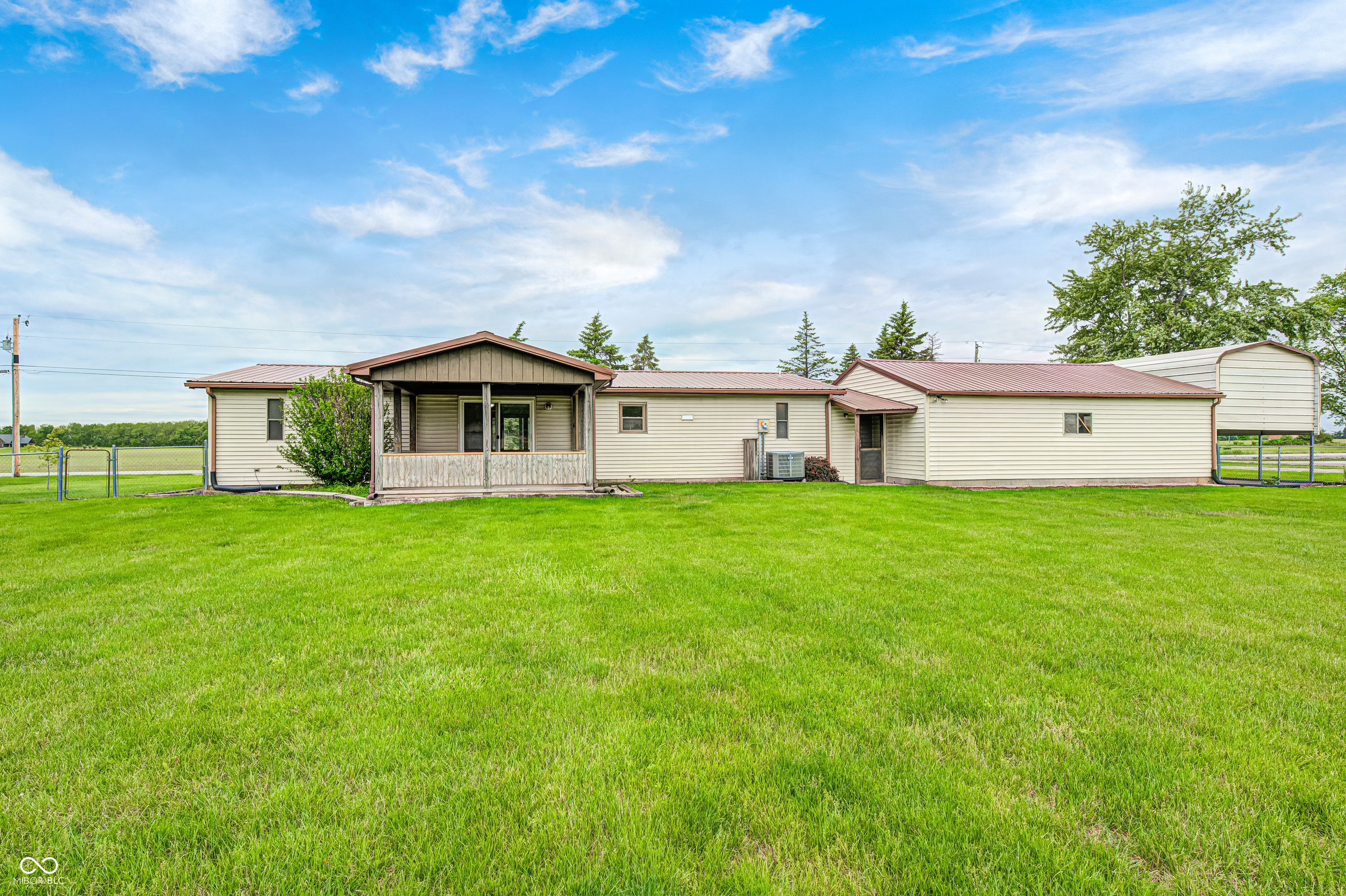 9405 N County Road 150 E