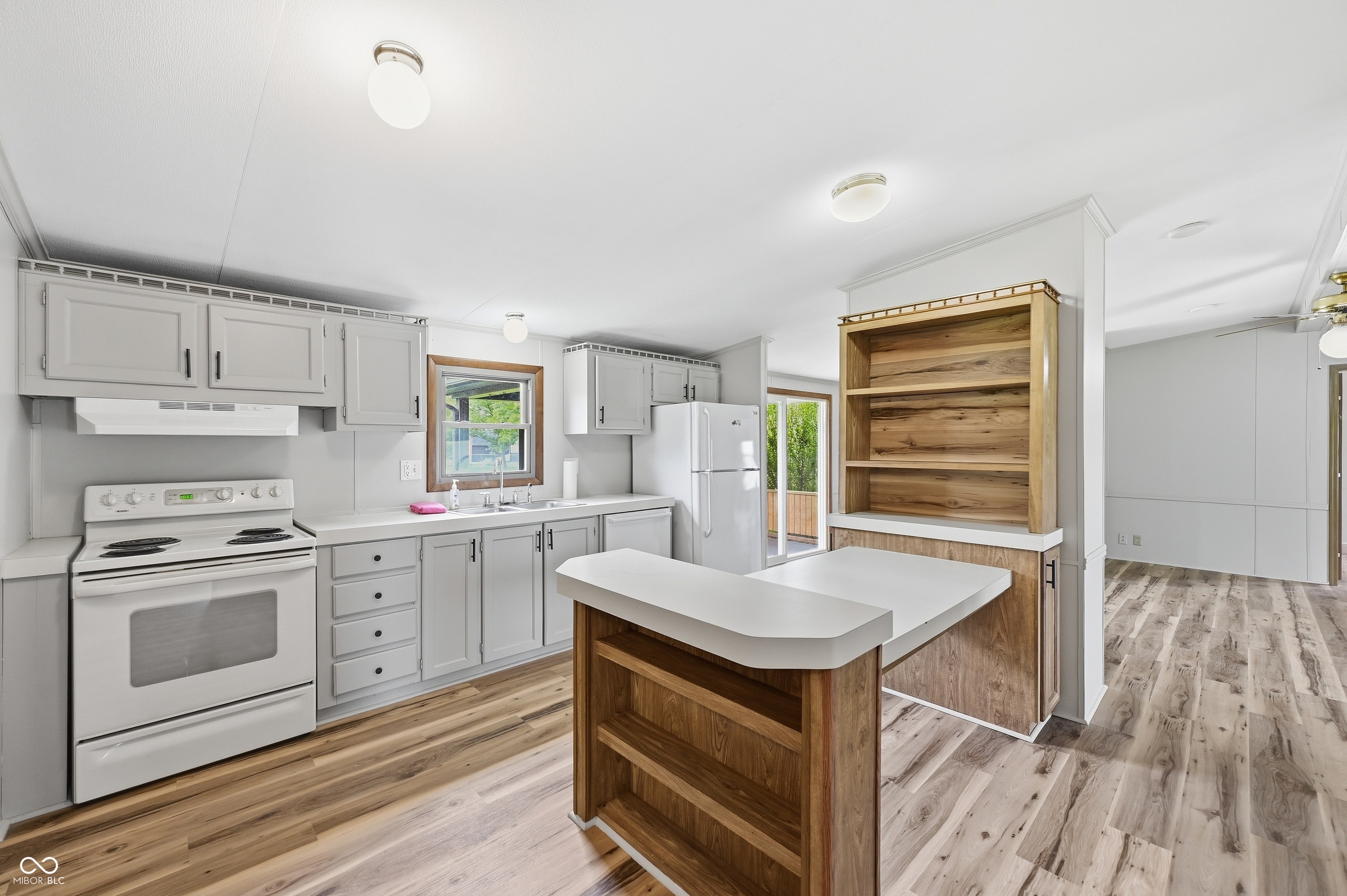 9405 N County Road 150 E