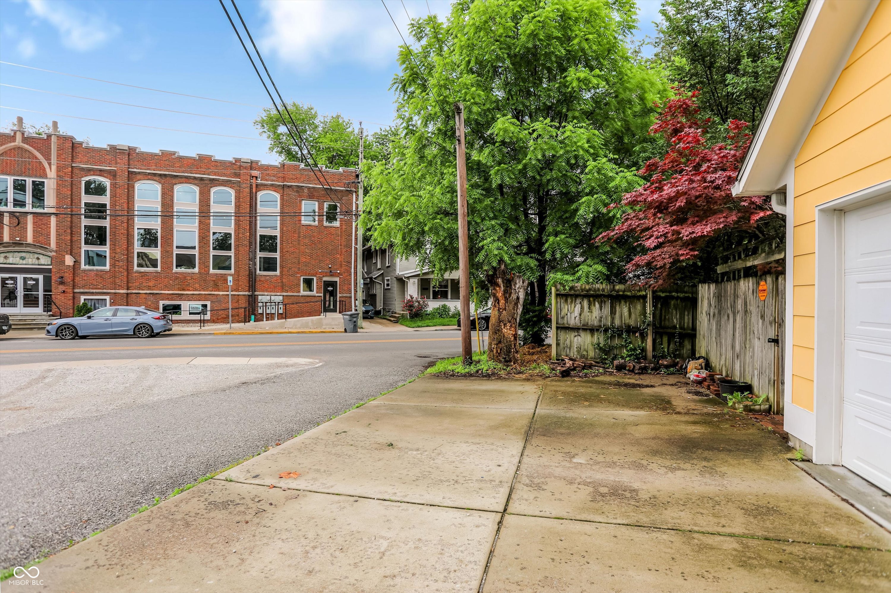 1044 Elm Street