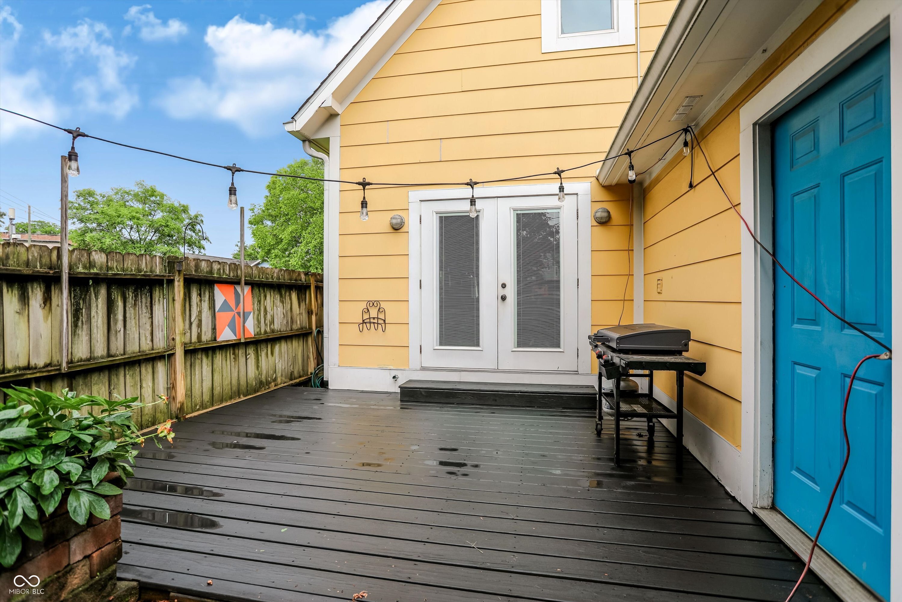 1044 Elm Street