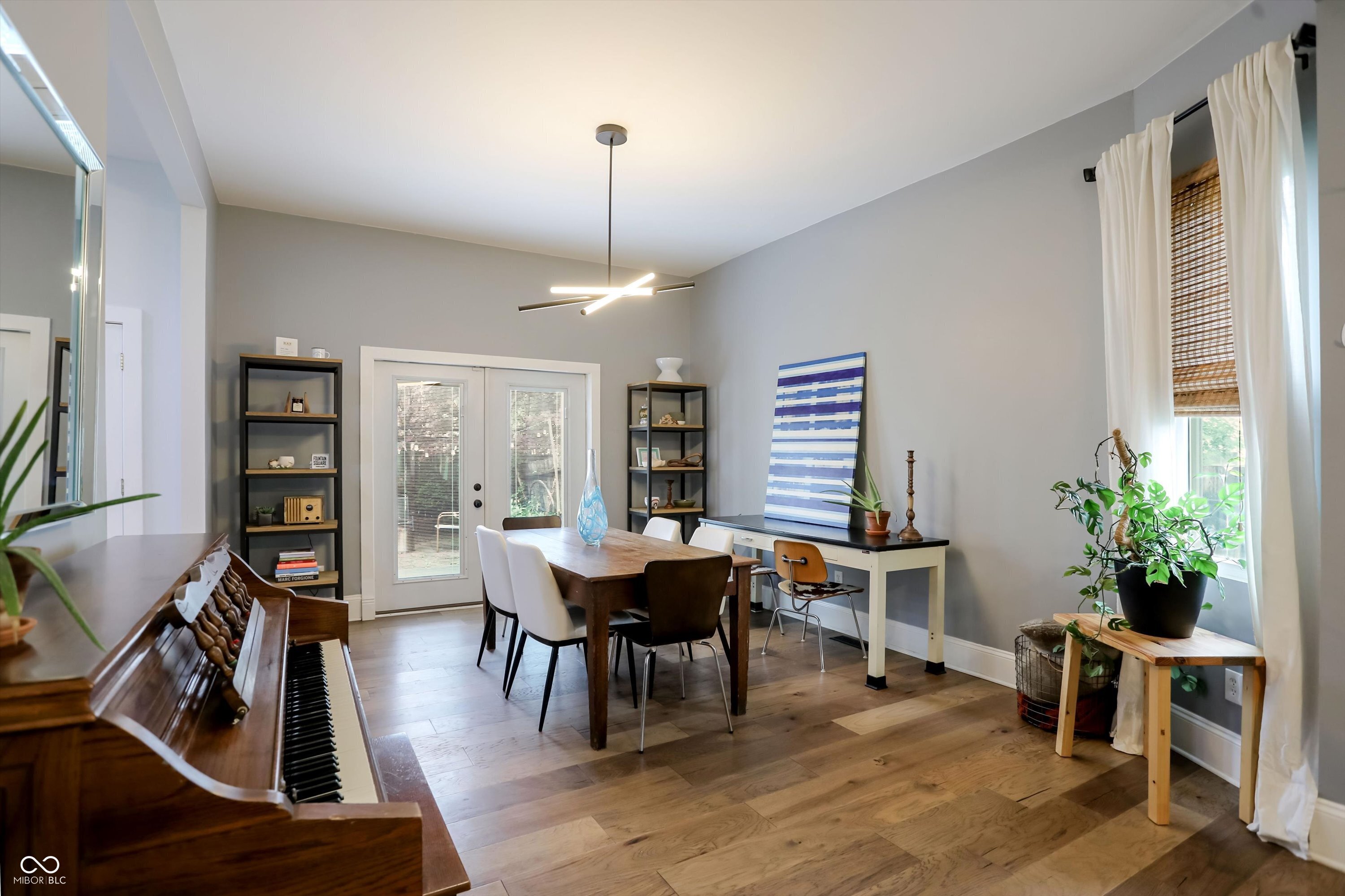 1044 Elm Street