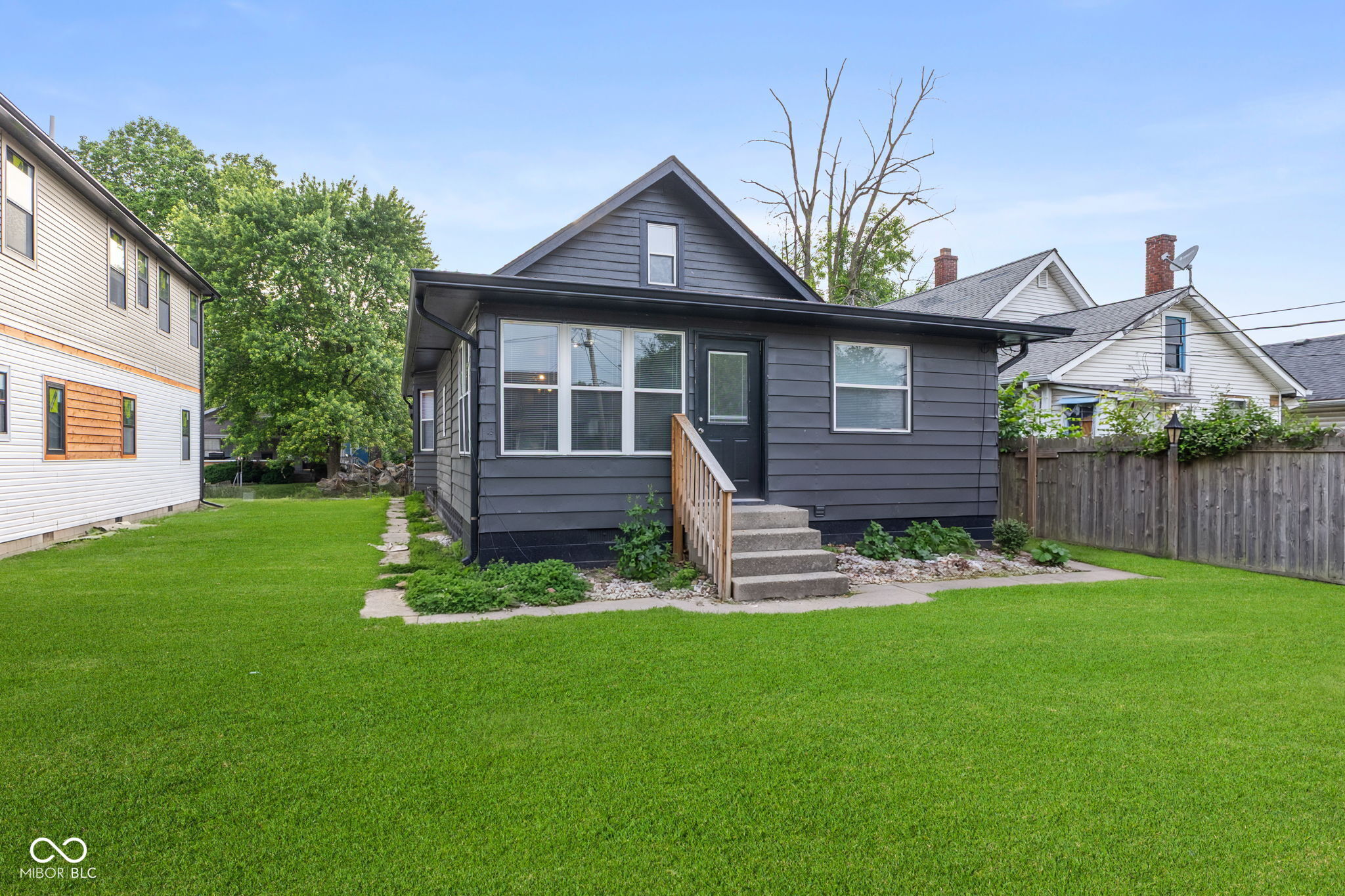 805 N Euclid Avenue