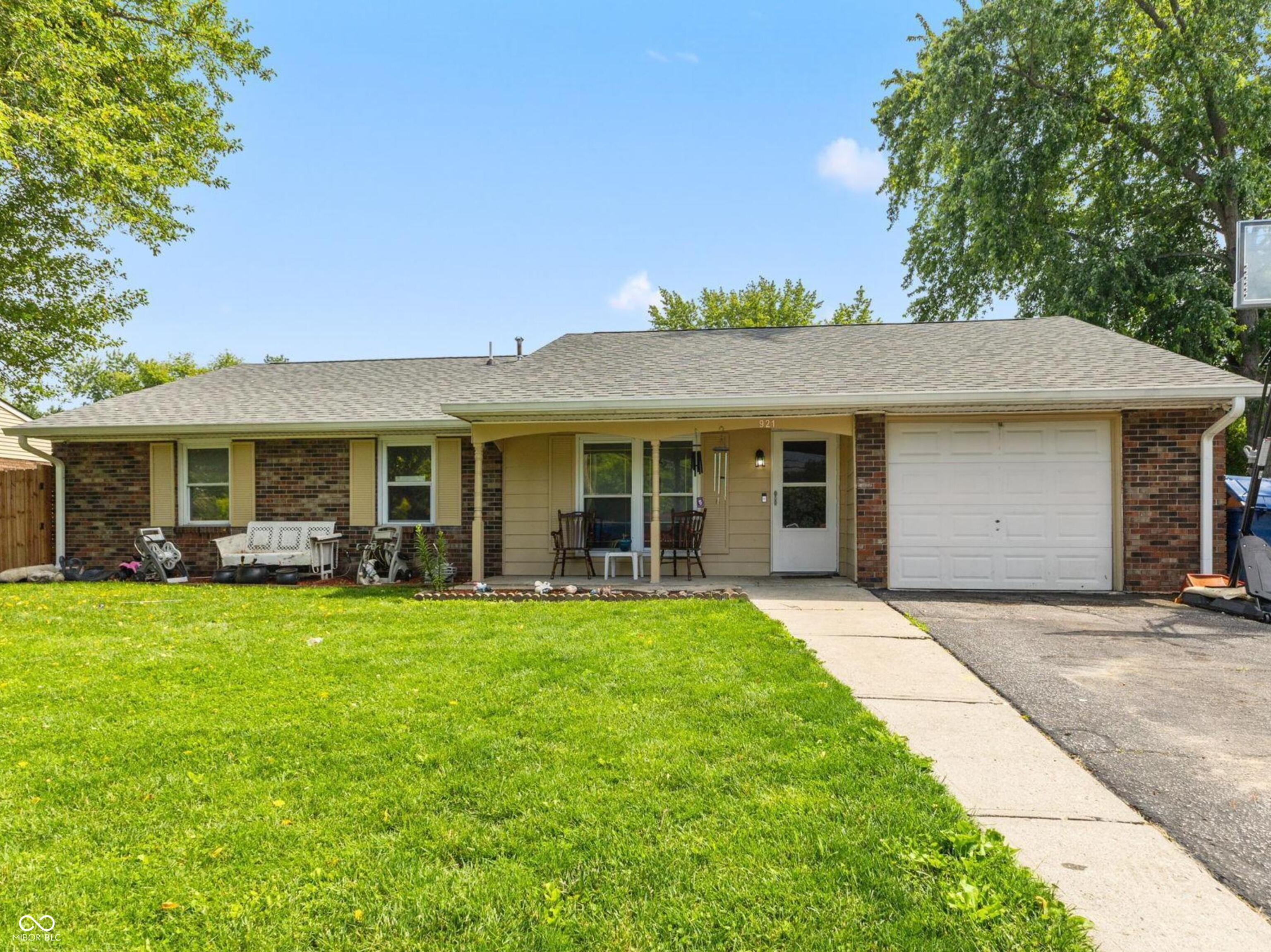 921 W Stop 11 Road
