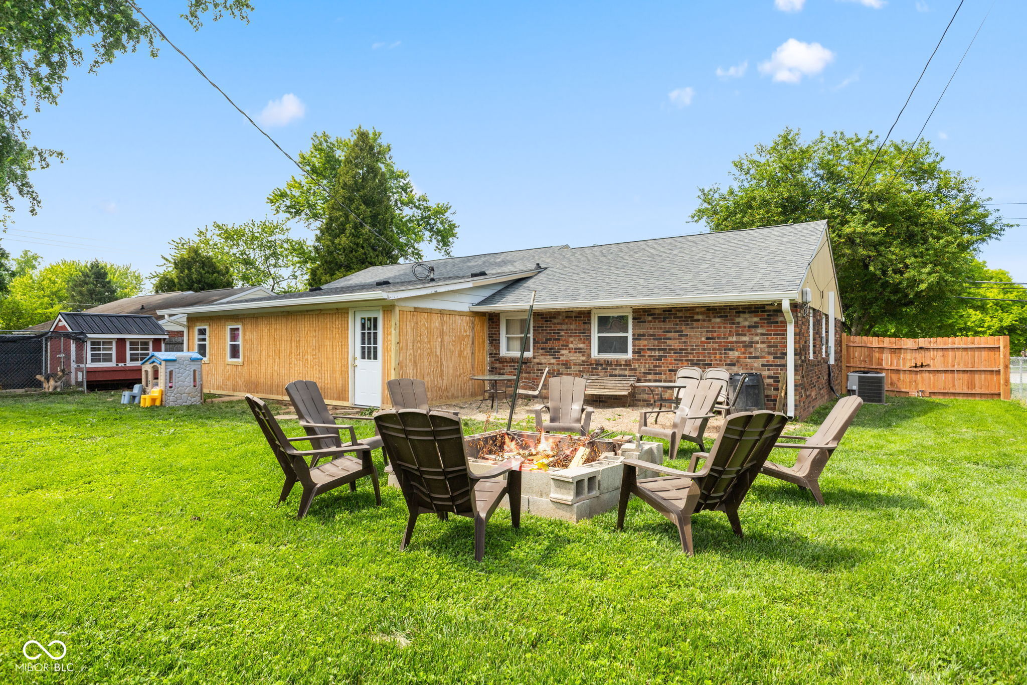 921 W Stop 11 Road