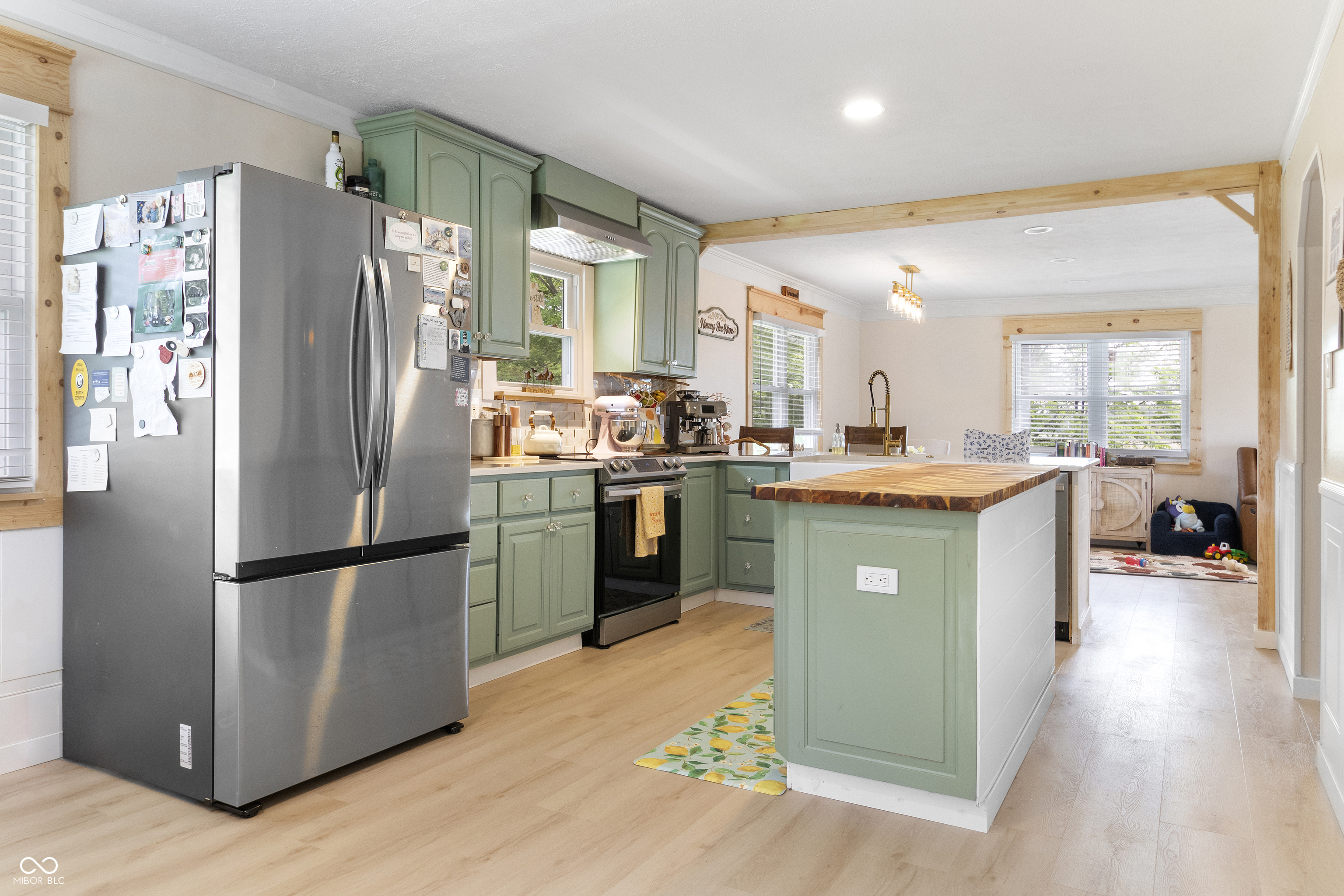7331 E 400 S