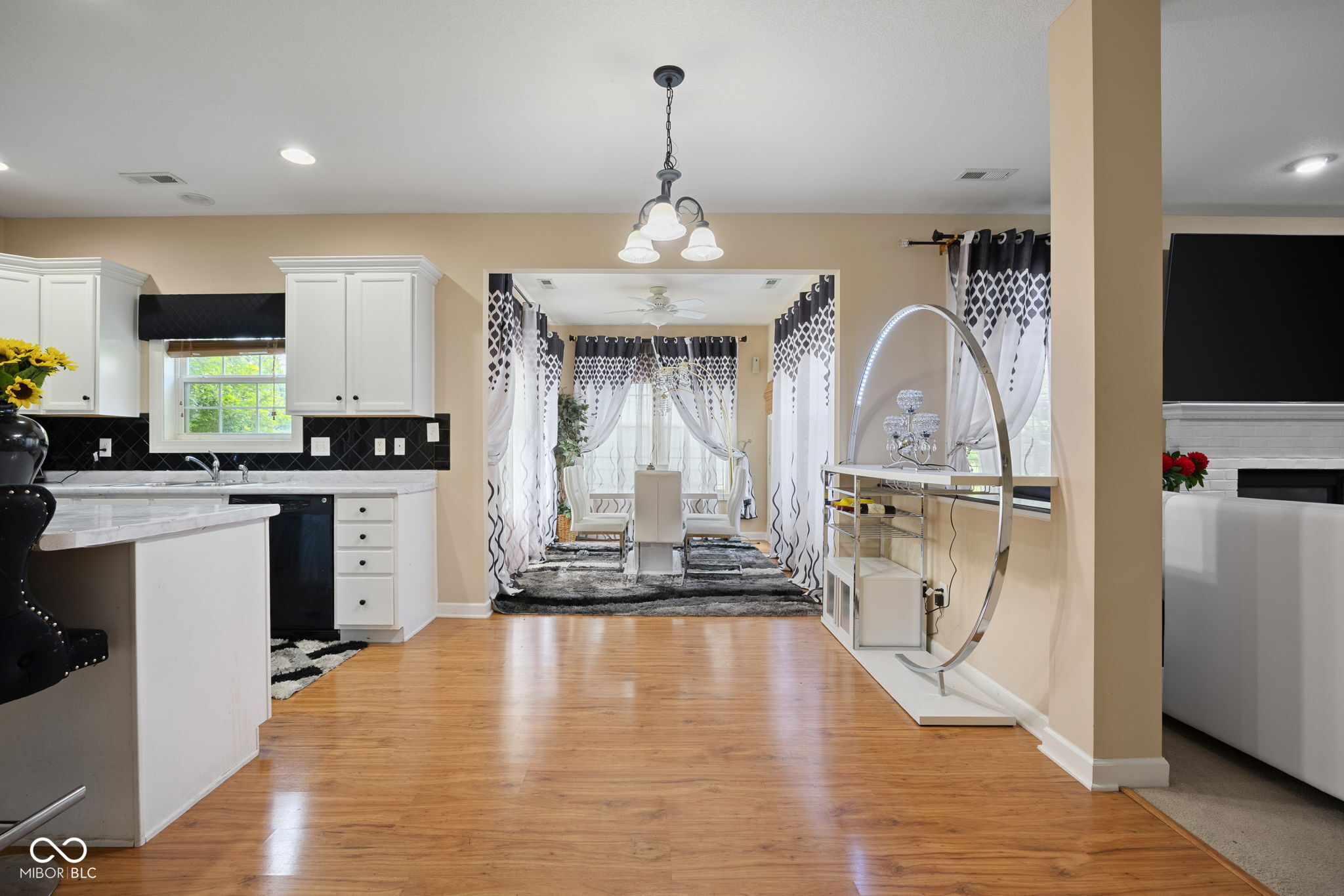 5836 Monticello Square Lane