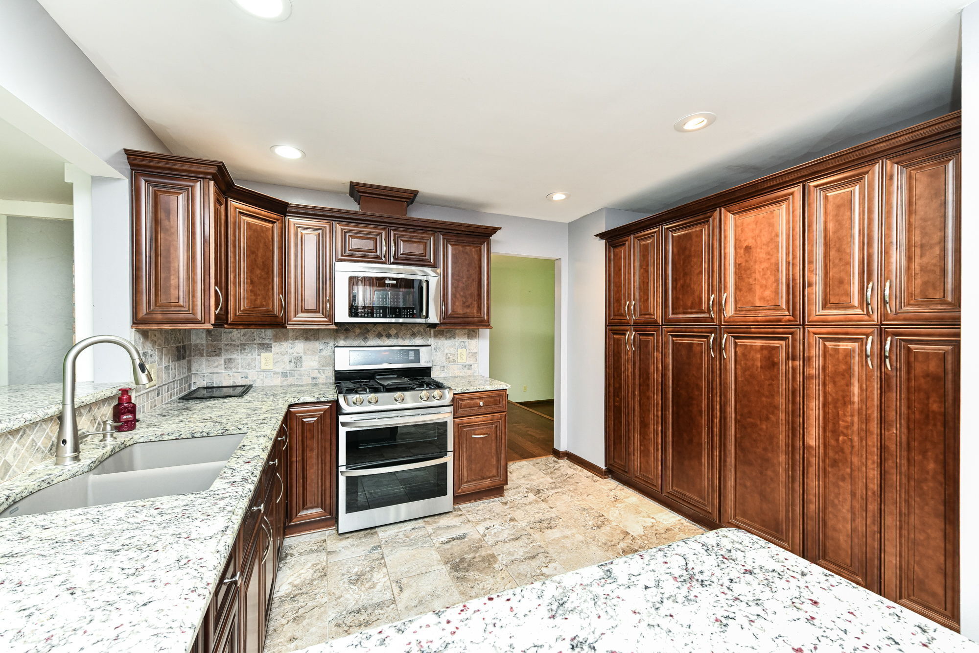 7011 Wildridge Drive